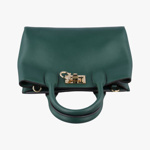 Pre-owned Ferragamo Studio Green Calfskin  shoulderbag | stylenewstar