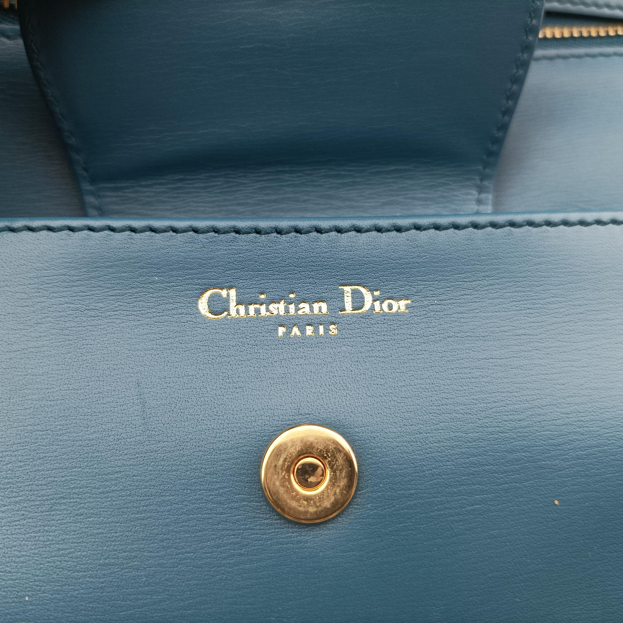 Pre-owned Christian Dior Diordouble Blue Leather  shoulderbag | stylenewstar