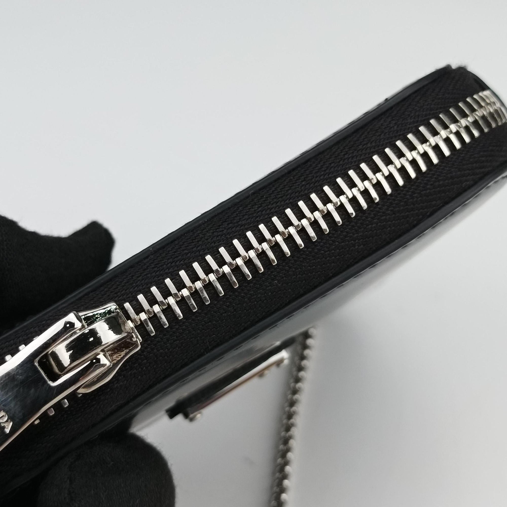 Vintage Prada Triangle Chain Pouch Black Leather  shoulderbag | stylenewstar