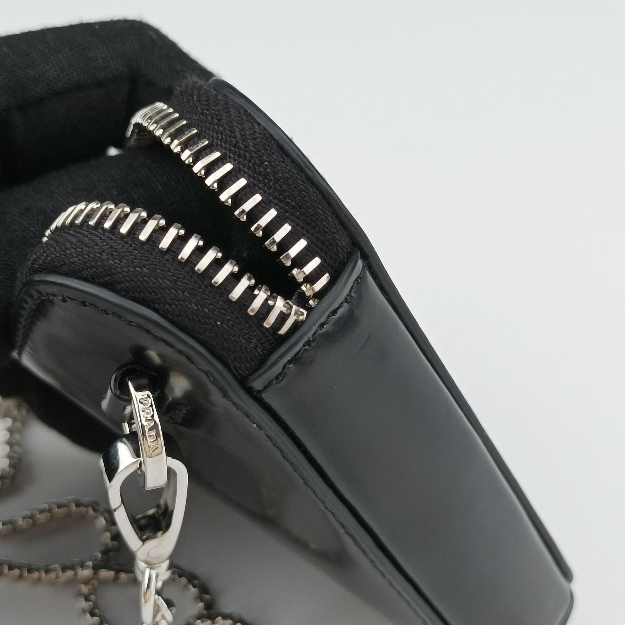 Vintage Prada Triangle Chain Pouch Black Leather  shoulderbag | stylenewstar