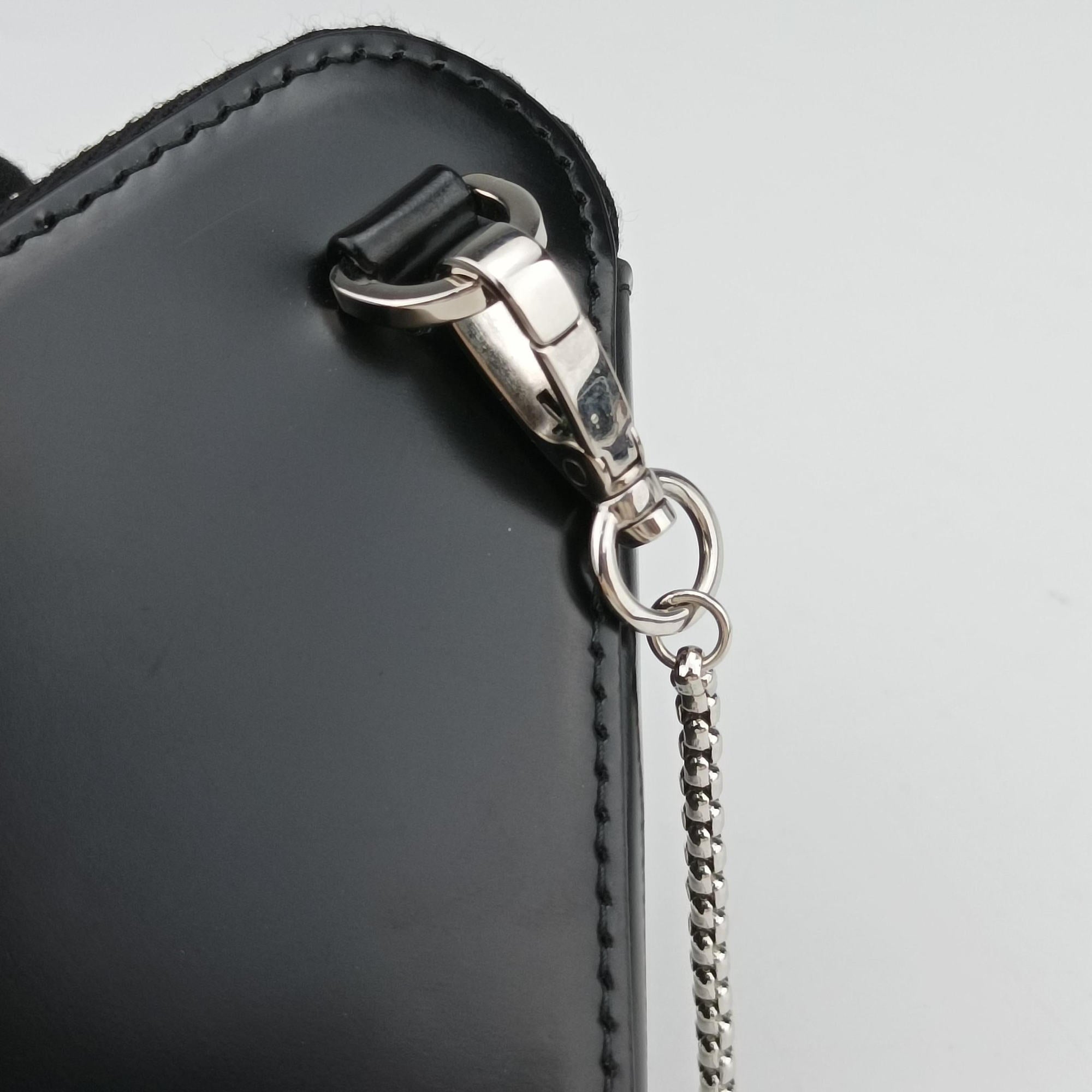 Vintage Prada Triangle Chain Pouch Black Leather  shoulderbag | stylenewstar