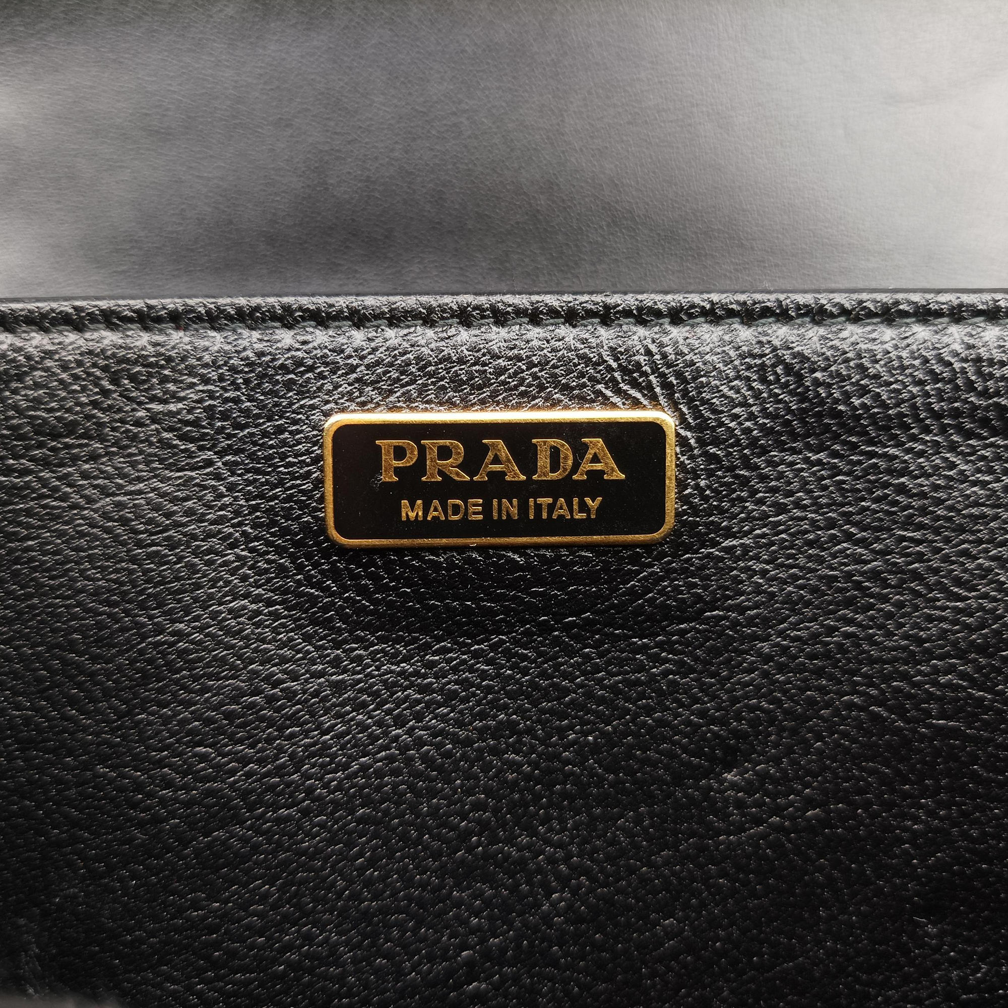 Pre-owned Prada Cahier Black Leather 1BD045 shoulderbag | stylenewstar