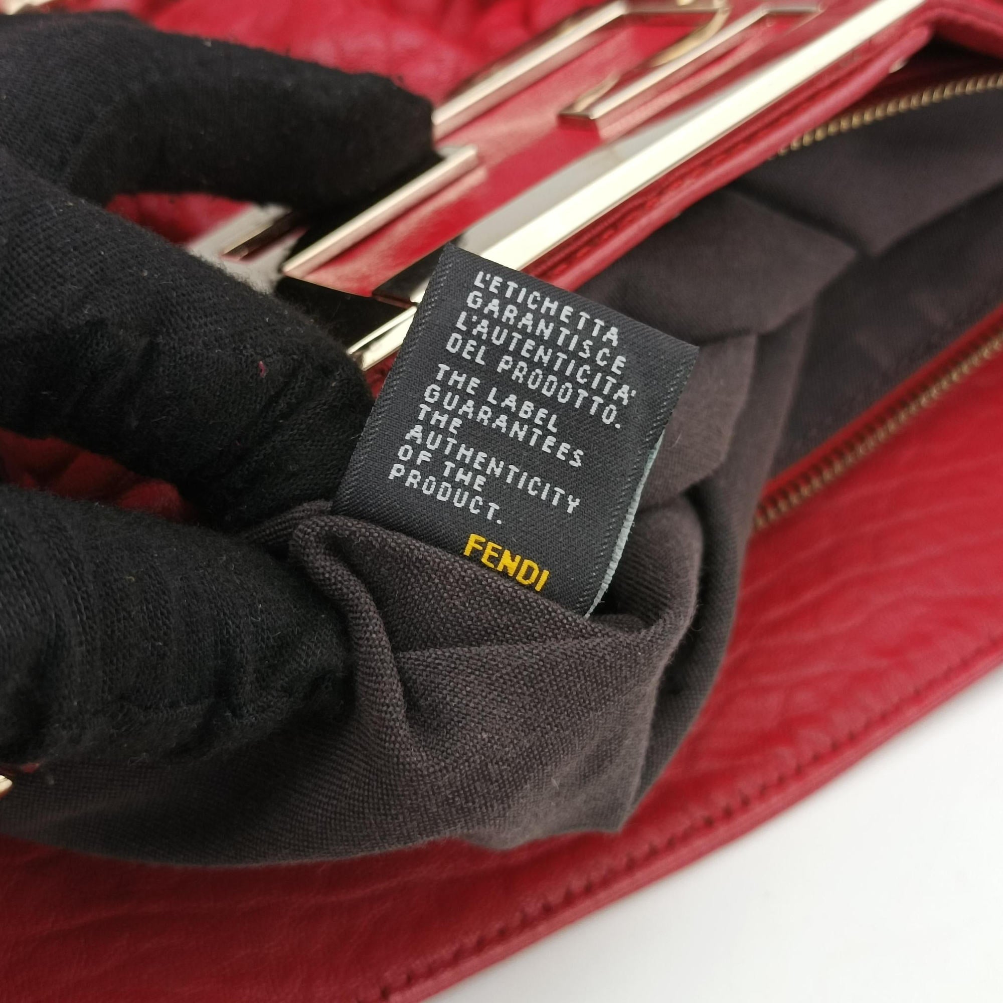 Secondhand Fendi Mia Red Leather 8BR616 shoulderbag | stylenewstar