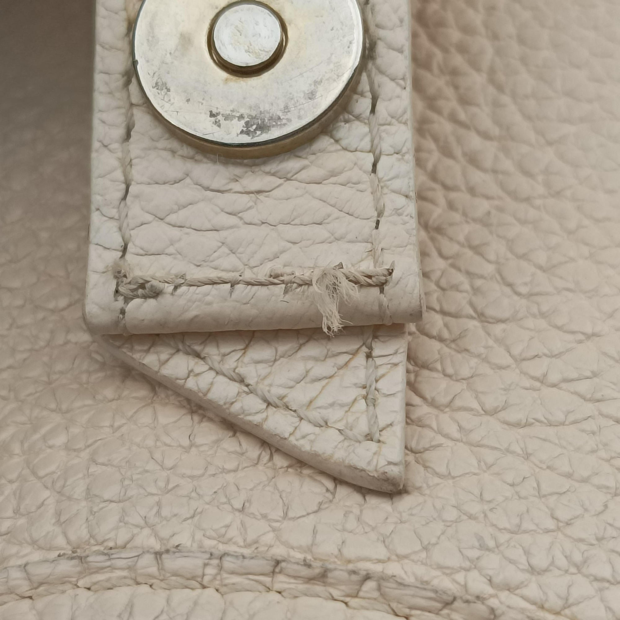 Pre-owned Christian Dior Cannage Bee Beige Leather  handbag | stylenewstar