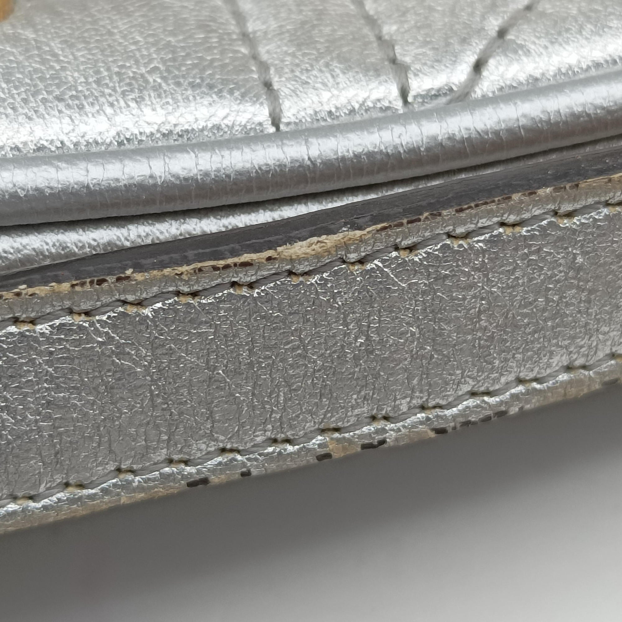 Pre-owned Gucci GG Marmont Silver Leather 447632 shoulderbag | stylenewstar