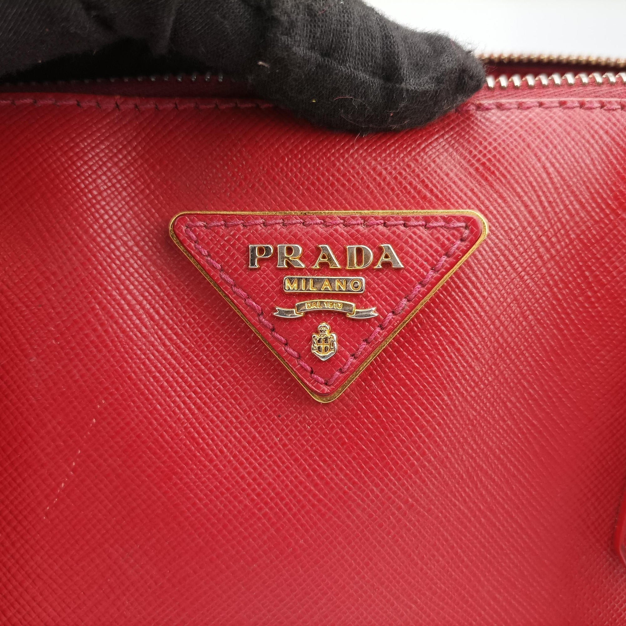 Pre-owned Prada Galleria Red SAFFIANO Leather BN1786 handbag | stylenewstar