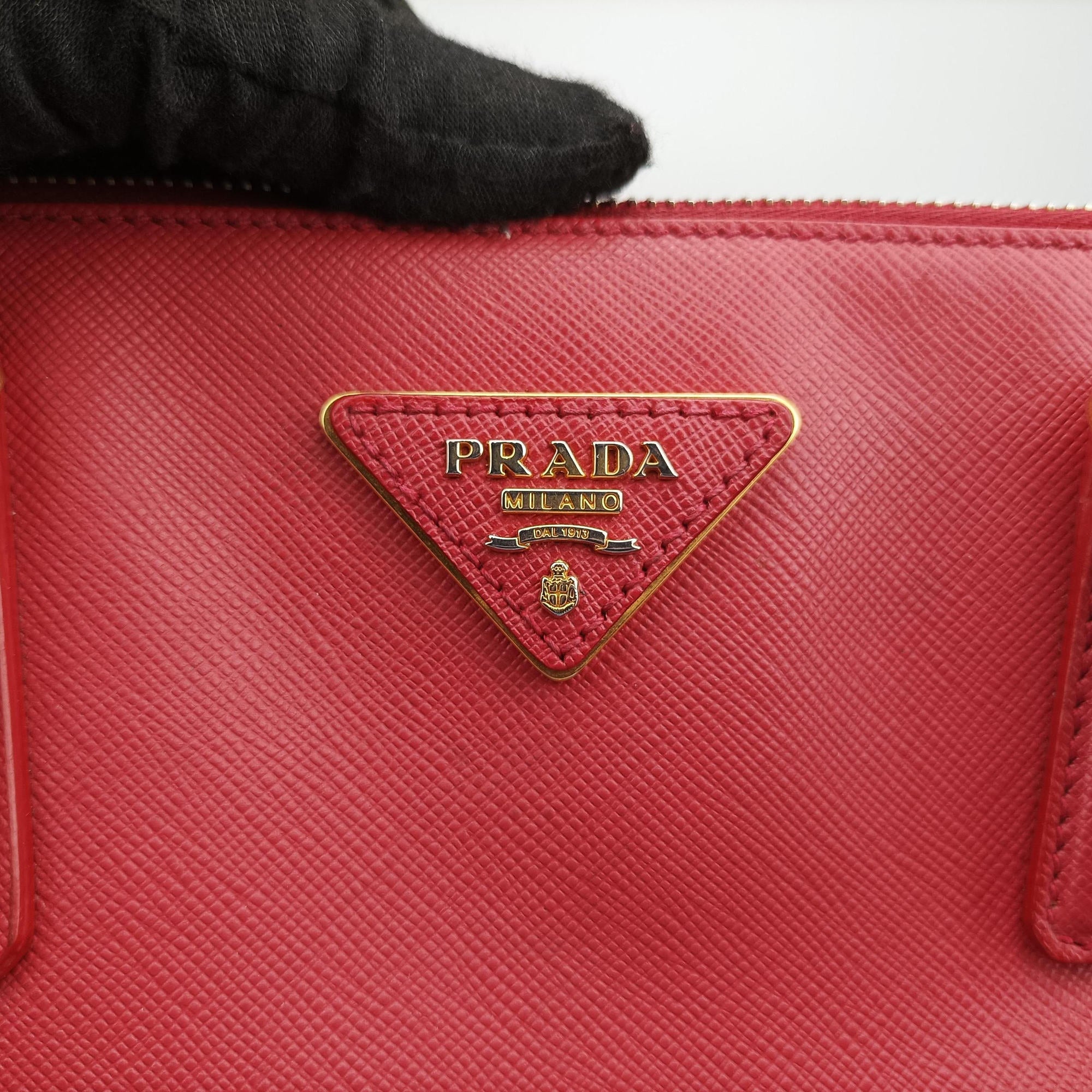 Pre-owned Prada Galleria Red SAFFIANO Leather BN1874 handbag | stylenewstar