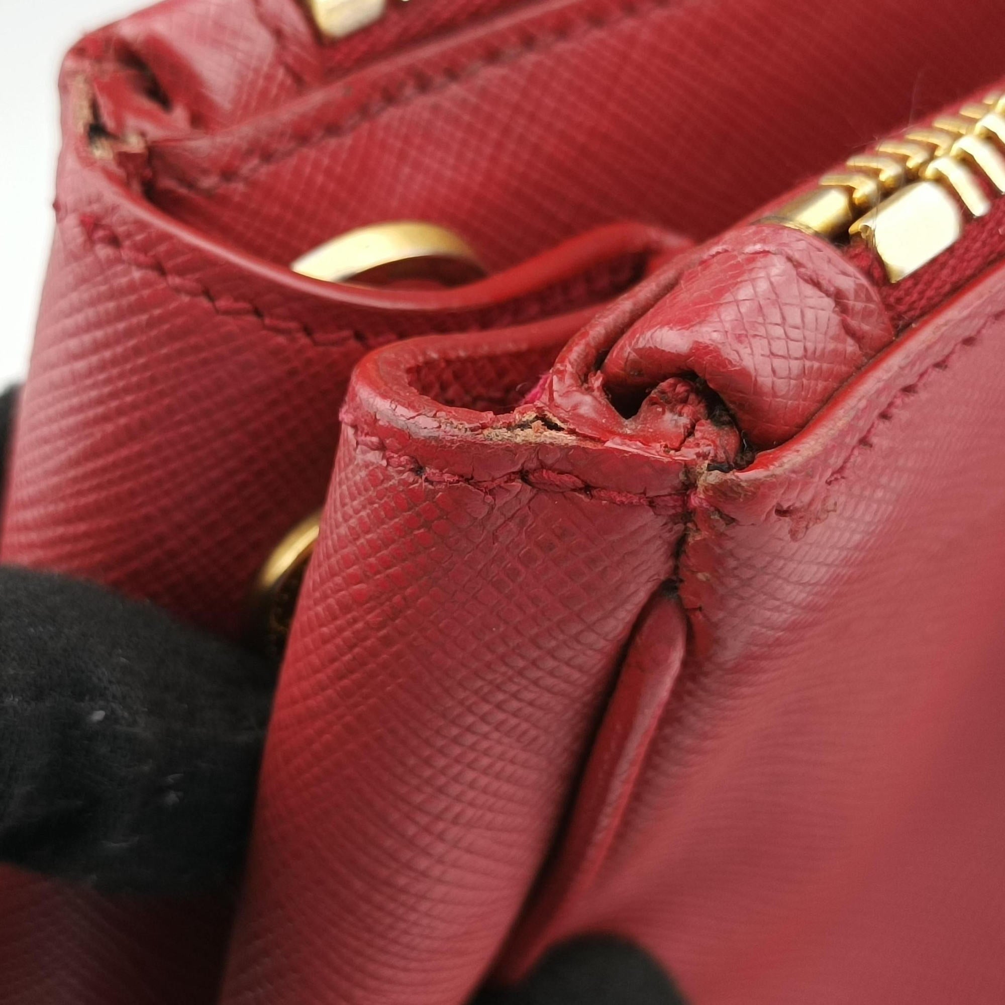 Pre-owned Prada Galleria Red SAFFIANO Leather BN1874 handbag | stylenewstar