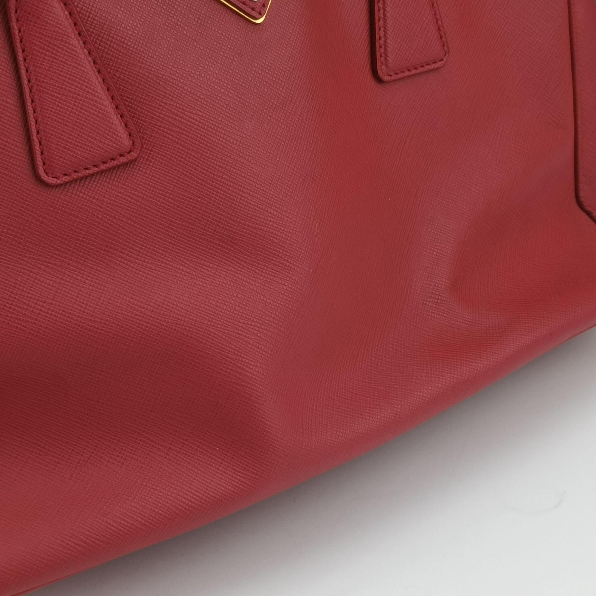 Pre-owned Prada Galleria Red SAFFIANO Leather BN1874 handbag | stylenewstar