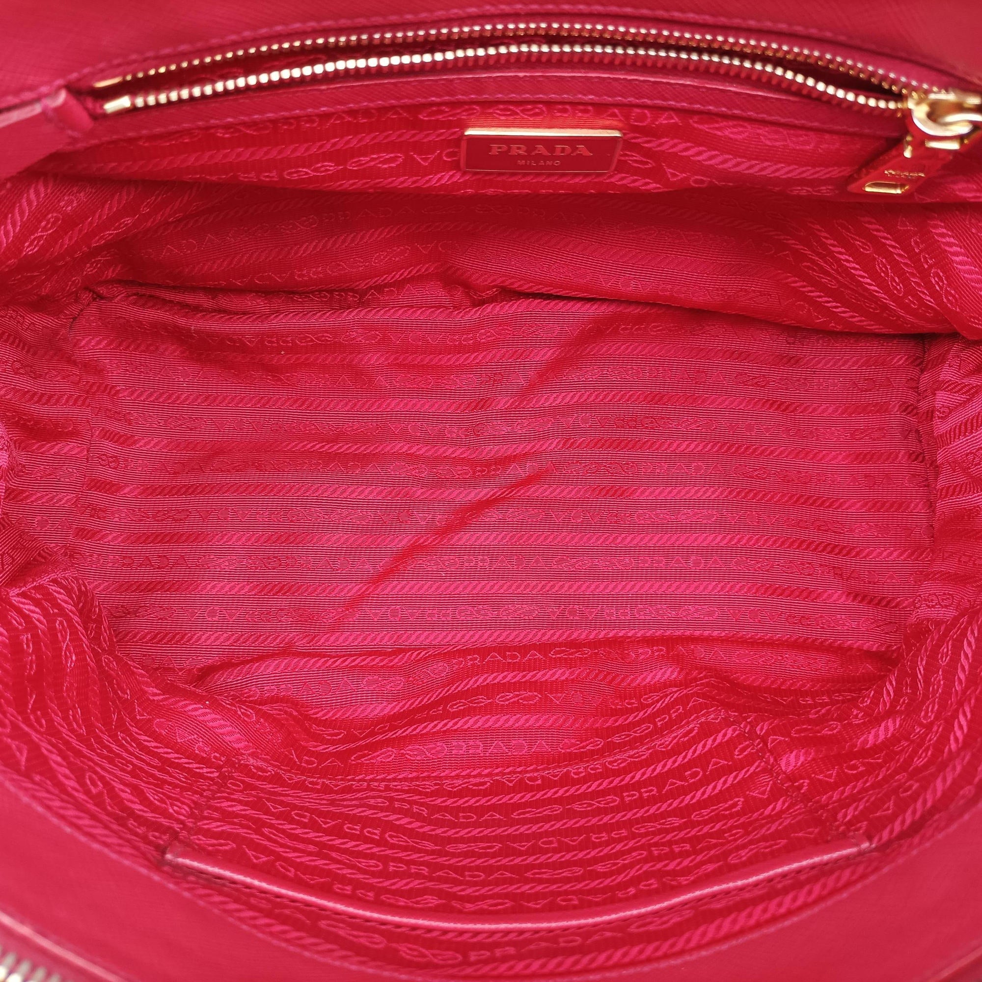 Pre-owned Prada Galleria Red SAFFIANO Leather BN1874 handbag | stylenewstar