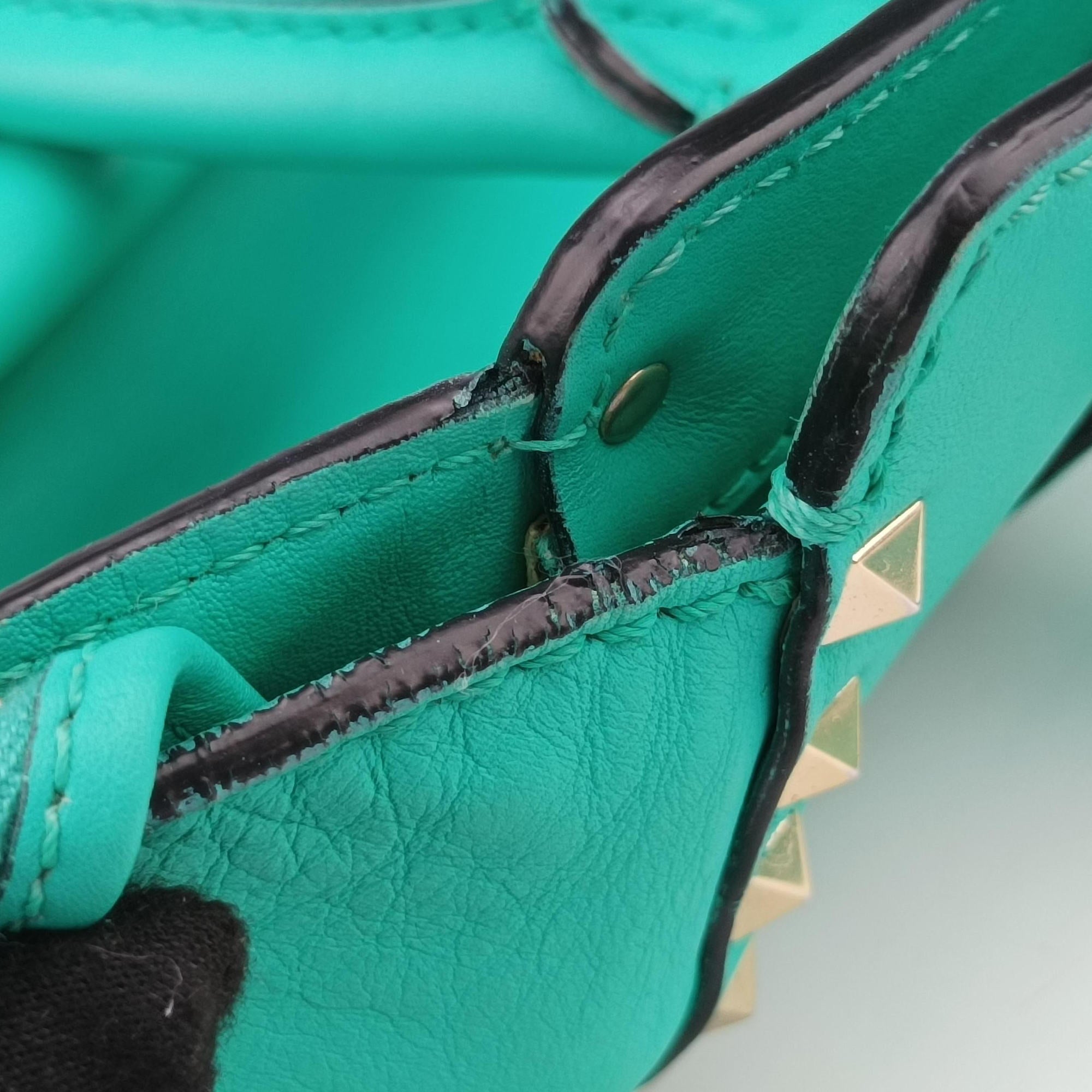 Pre-owned Valentino Rockstud Blue leather  shoulderbag | stylenewstar