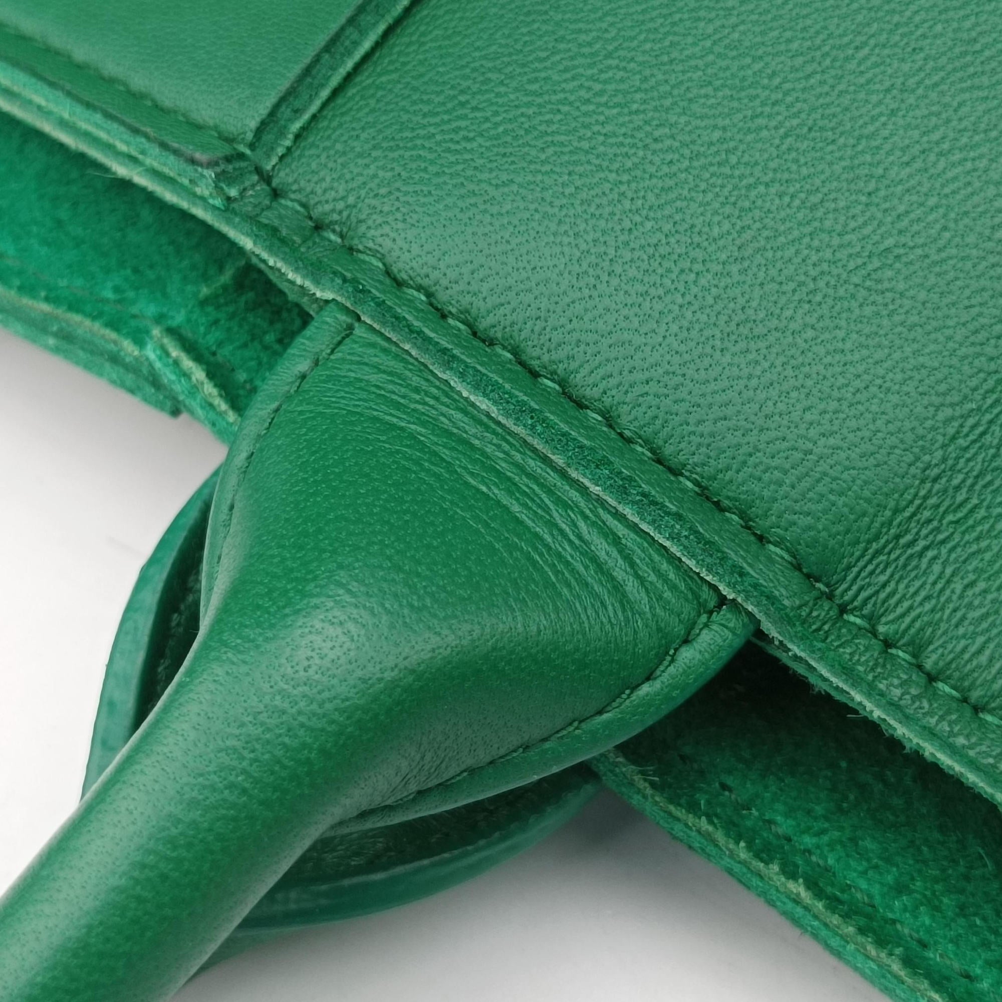 Pre-owned Bottega Veneta THE ARCO Tote Medium Green lambskin  handbag | stylenewstar