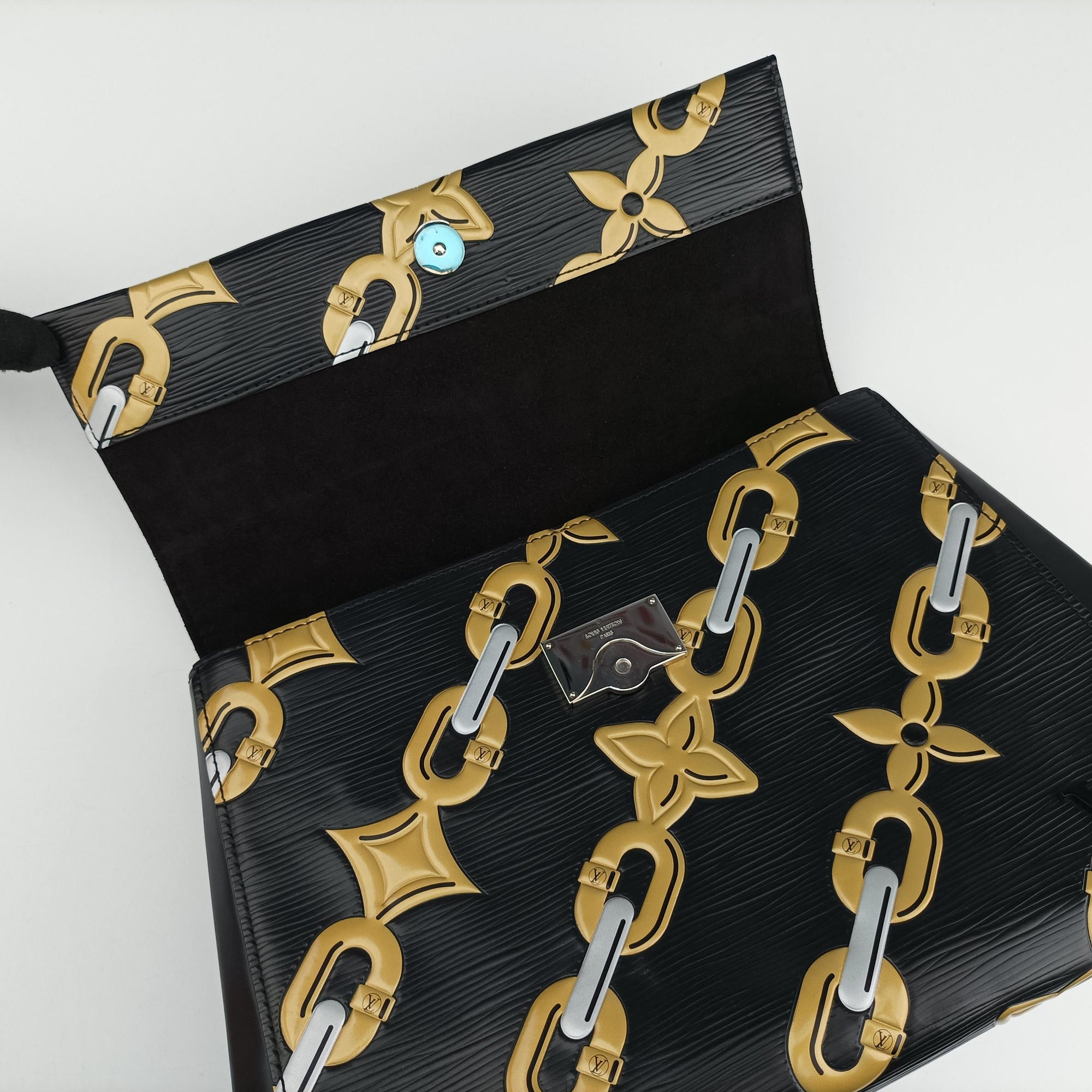 Pre-owned Louis Vuitton Chain Flower Cluny MM BLACK Epi M42488 shoulderbag | stylenewstar