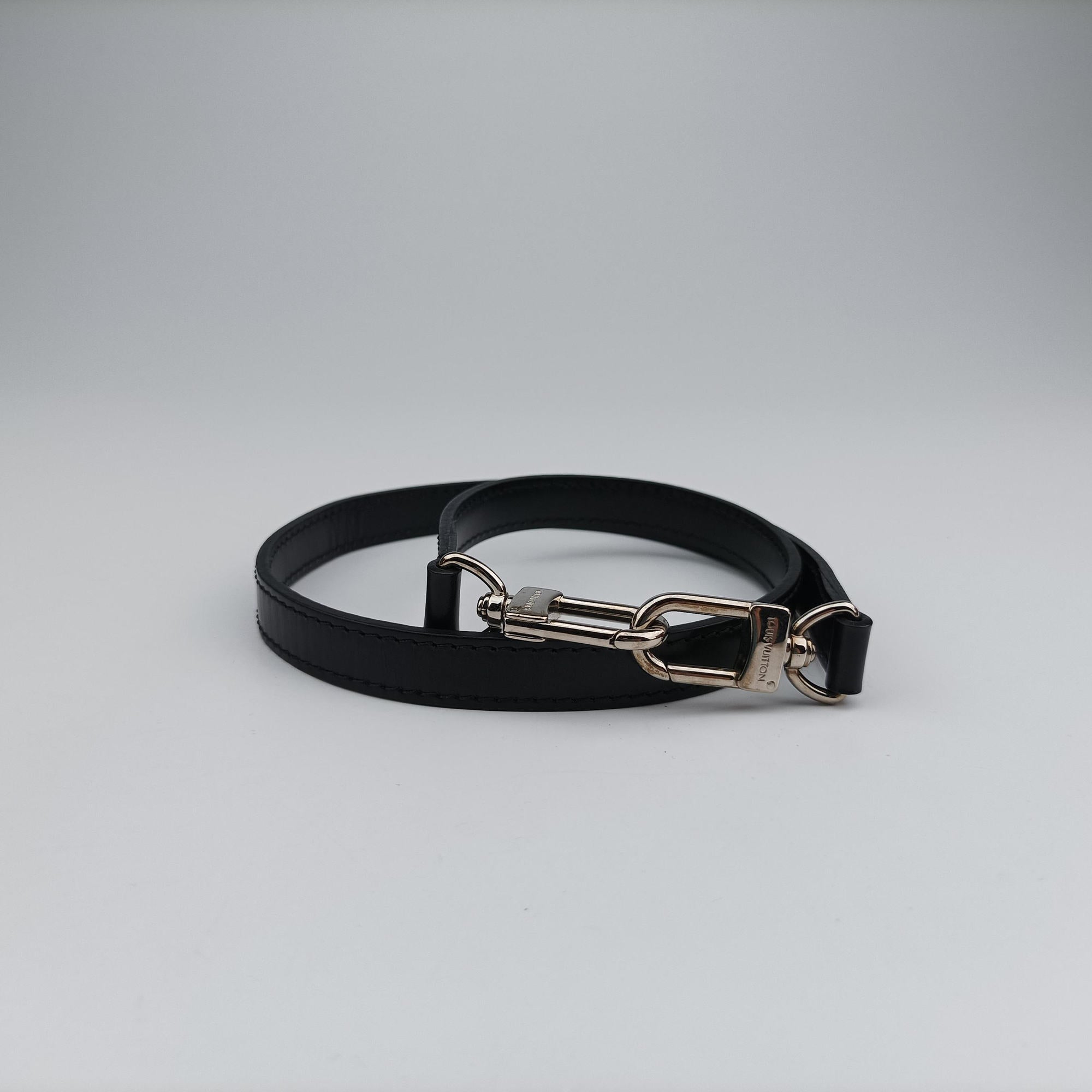 Pre-owned Louis Vuitton Chain Flower Cluny MM BLACK Epi M42488 shoulderbag | stylenewstar