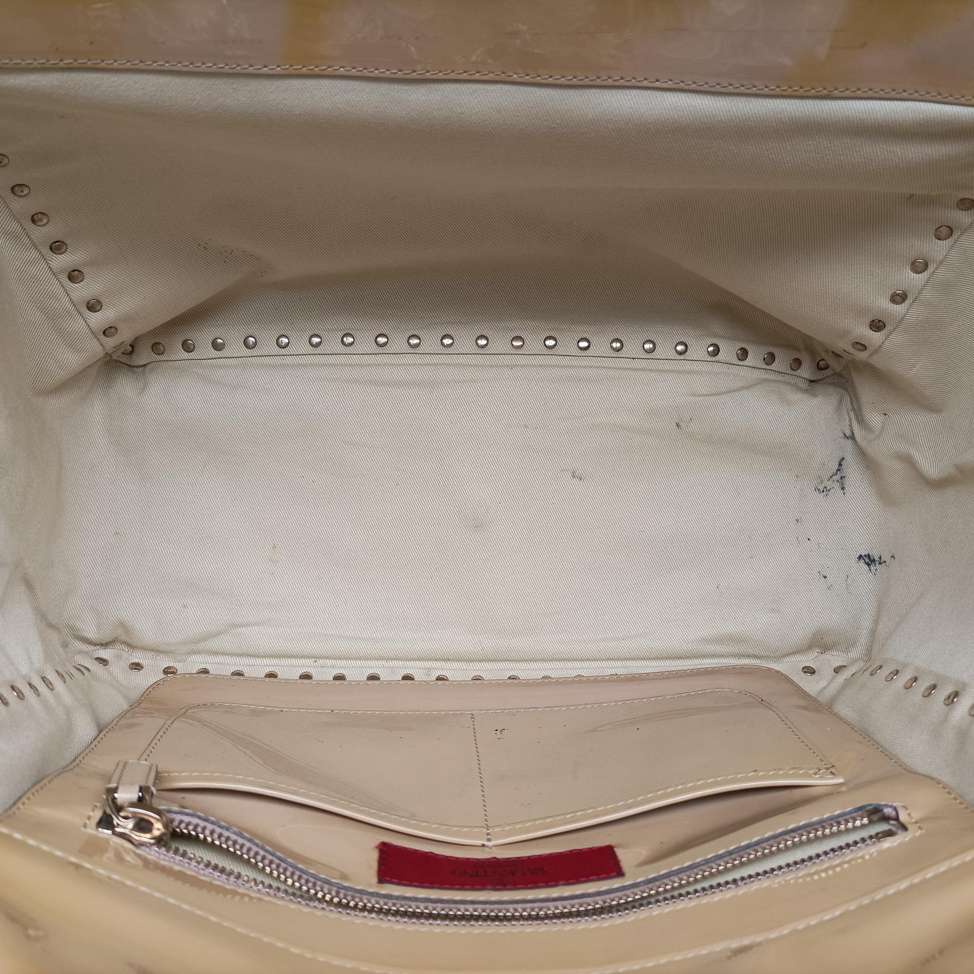 Pre-owned Valentino Rockstud khaki Patent Leather  shoulderbag | stylenewstar
