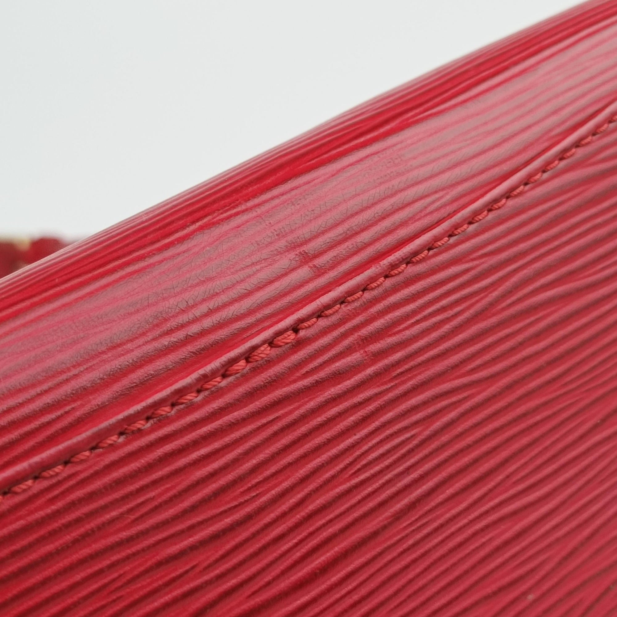 Pre-owned Louis Vuitton Mandala PM Castilian Red Epi M5893E shoulderbag | stylenewstar