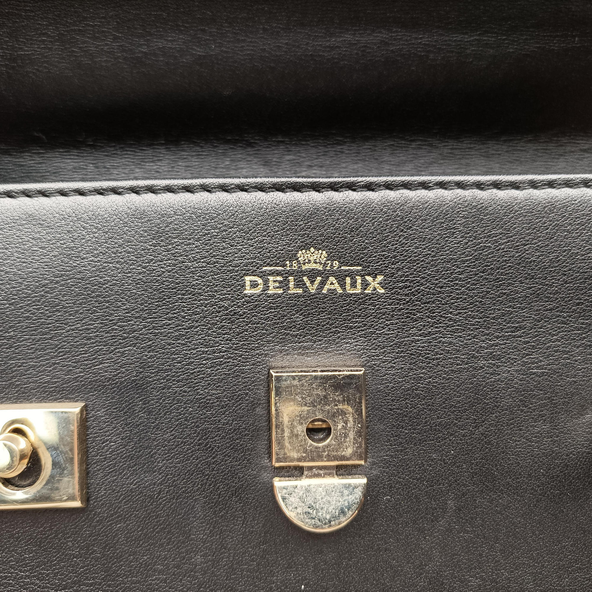 Pre-owned Delvaux Tampete Black Leather  shoulderbag | stylenewstar