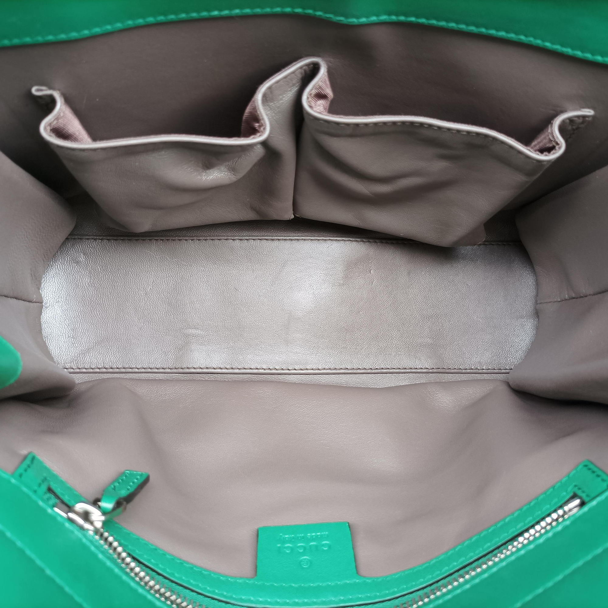 Pre-owned Gucci Interlocking G Green Leather 387604 shoulderbag | stylenewstar