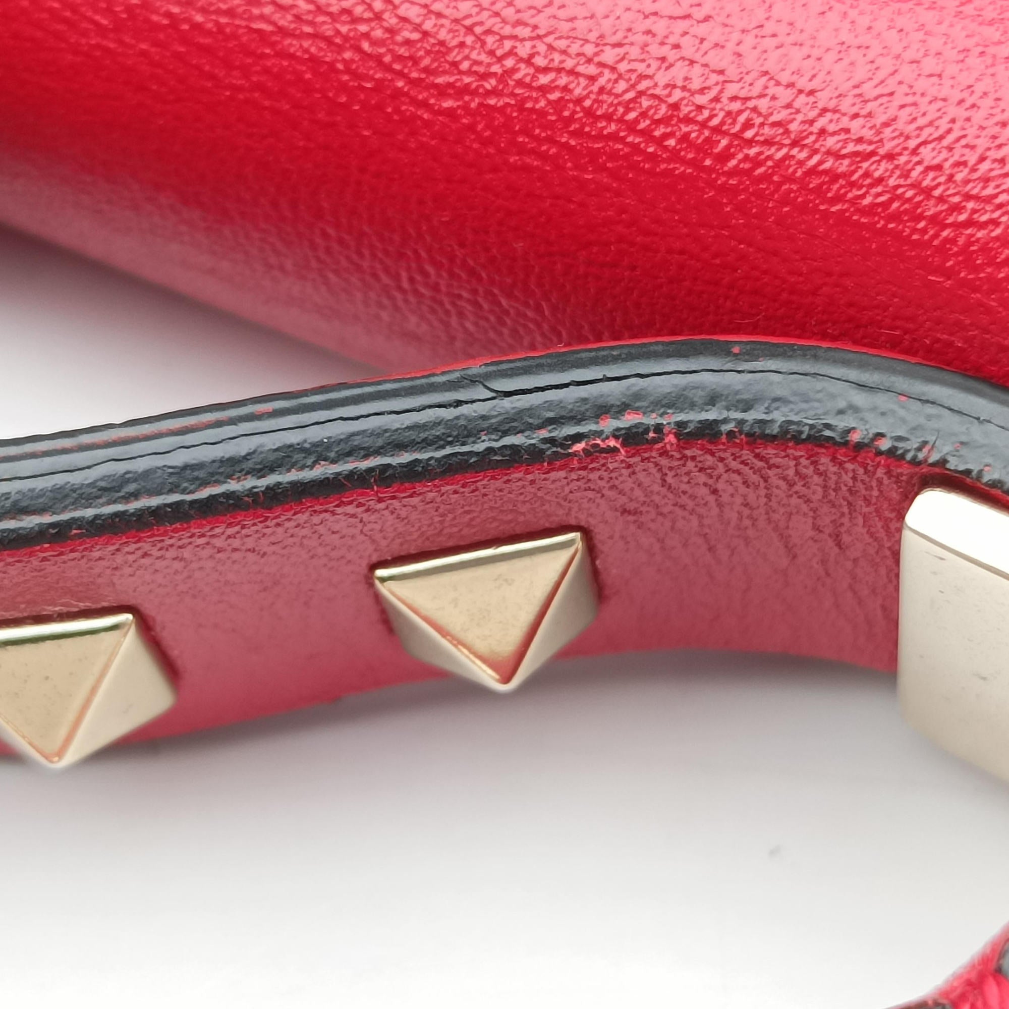 Pre-owned Valentino ROCKSTUD Red Leather  shoulderbag | stylenewstar