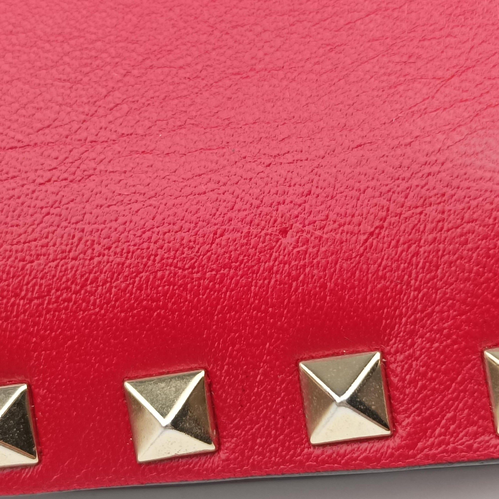 Pre-owned Valentino ROCKSTUD Red Leather  shoulderbag | stylenewstar