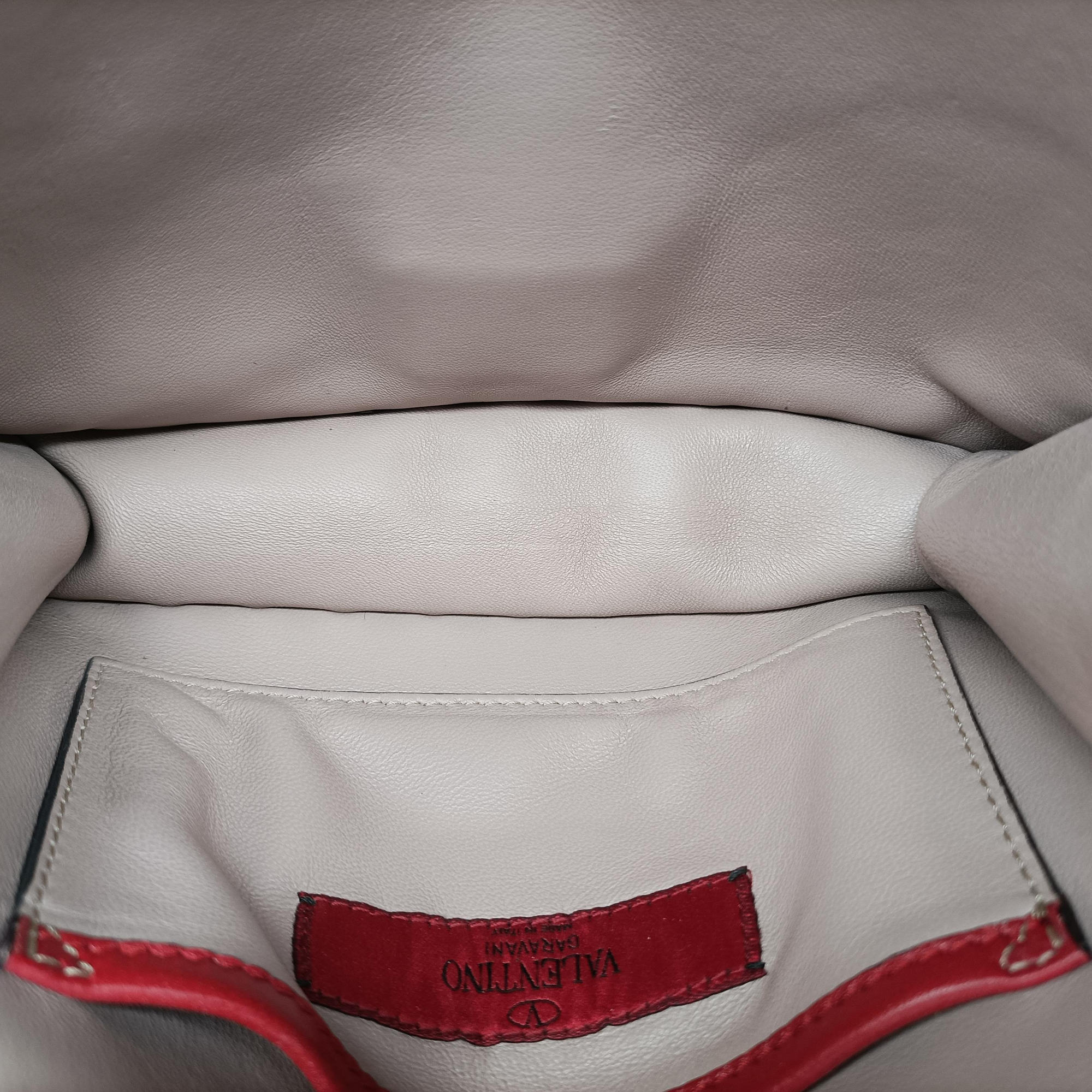 Pre-owned Valentino ROCKSTUD Red Leather  shoulderbag | stylenewstar