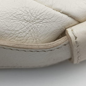 Pre-owned Yves Saint Laurent Mombasa White Leather 484514 handbag | stylenewstar
