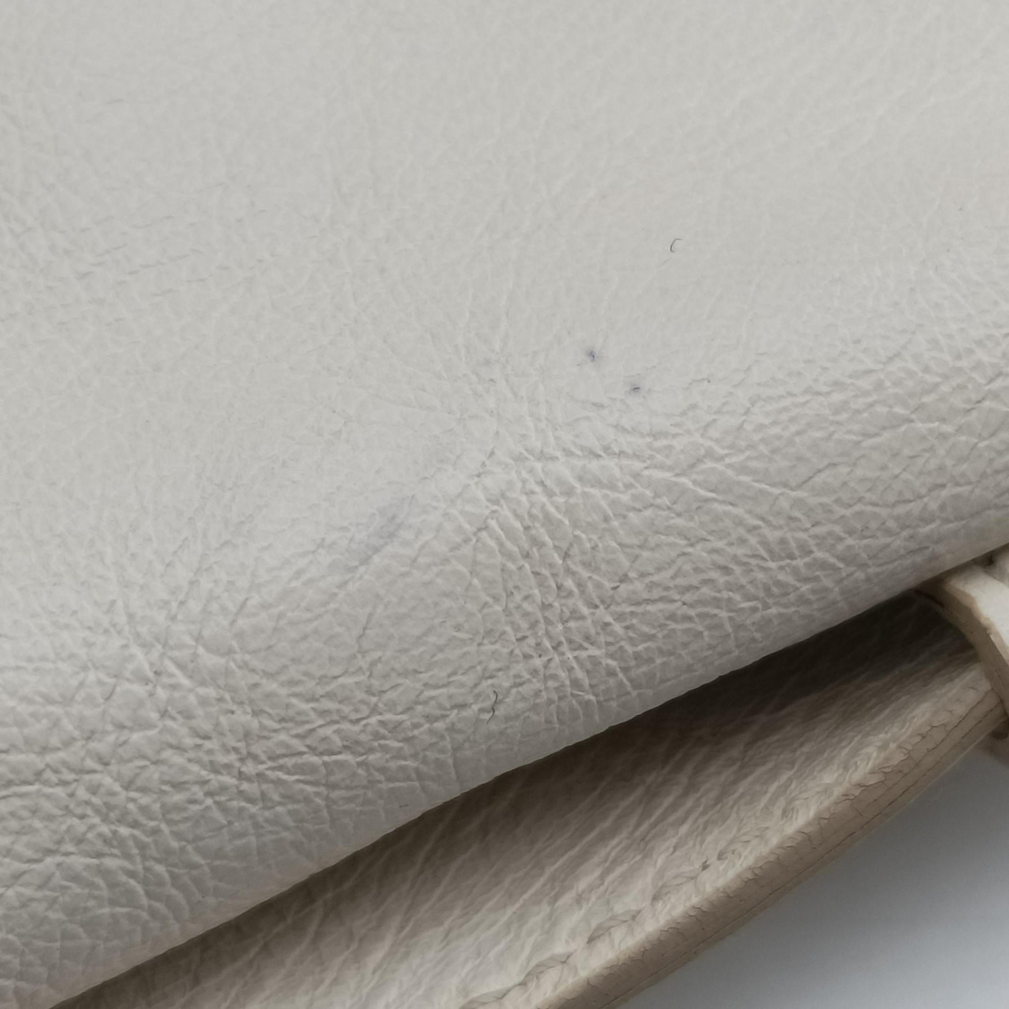 Pre-owned Yves Saint Laurent Mombasa White Leather 484514 handbag | stylenewstar