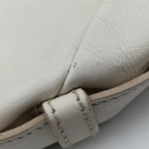 Pre-owned Yves Saint Laurent Mombasa White Leather 484514 handbag | stylenewstar
