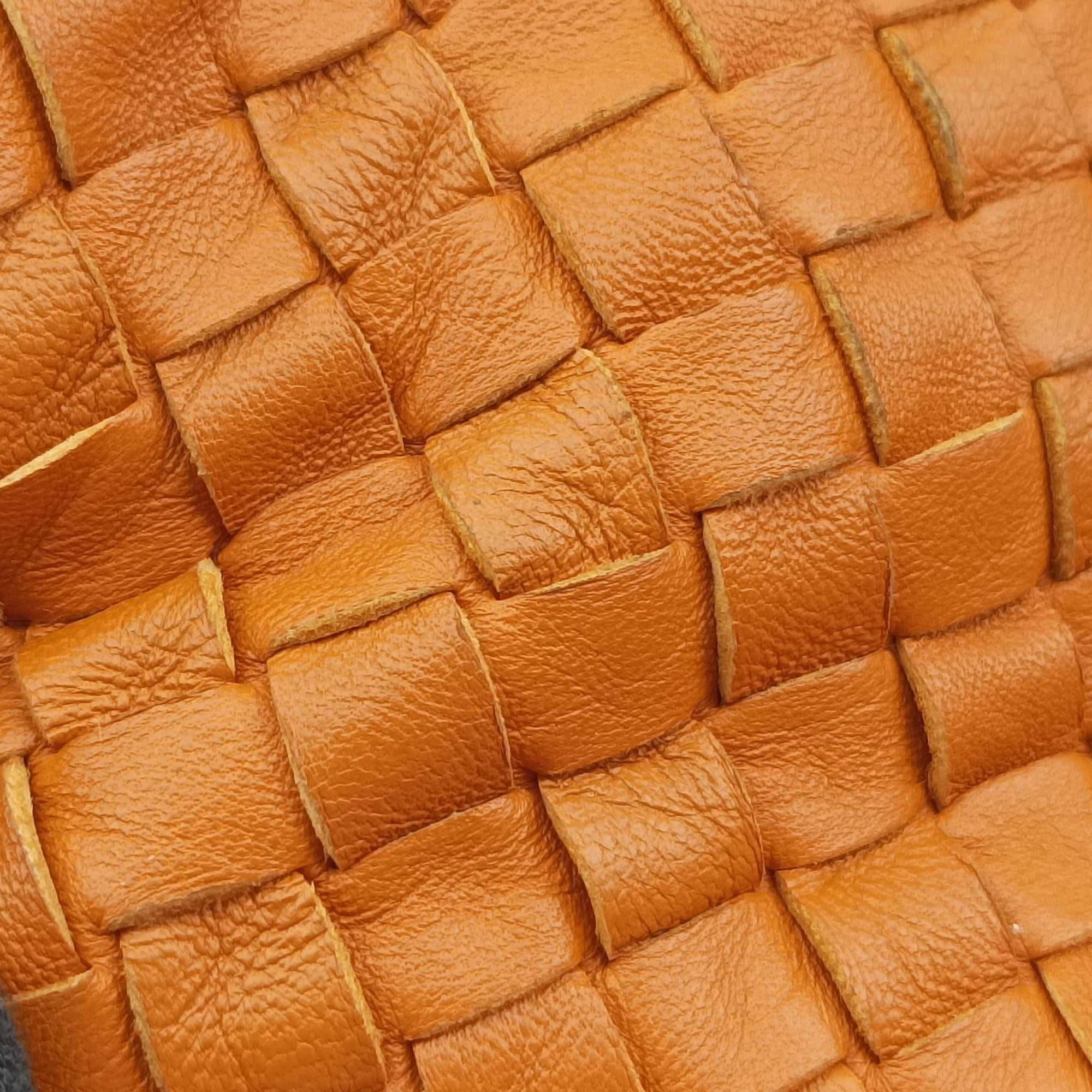 Pre-owned Bottega Veneta Intrecciato Orange lambskin  handbag | stylenewstar