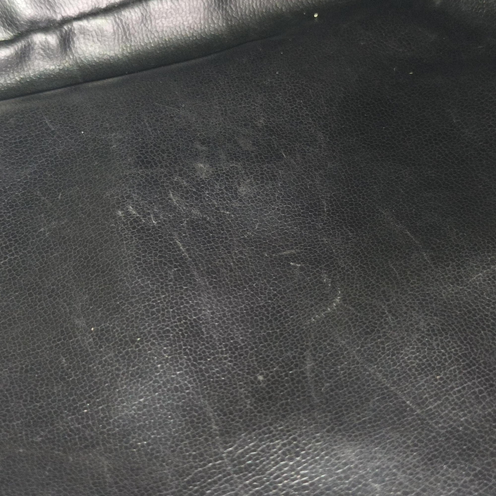 Vintage Chanel CC Logo Black Lambskin  shoulderbag | stylenewstar