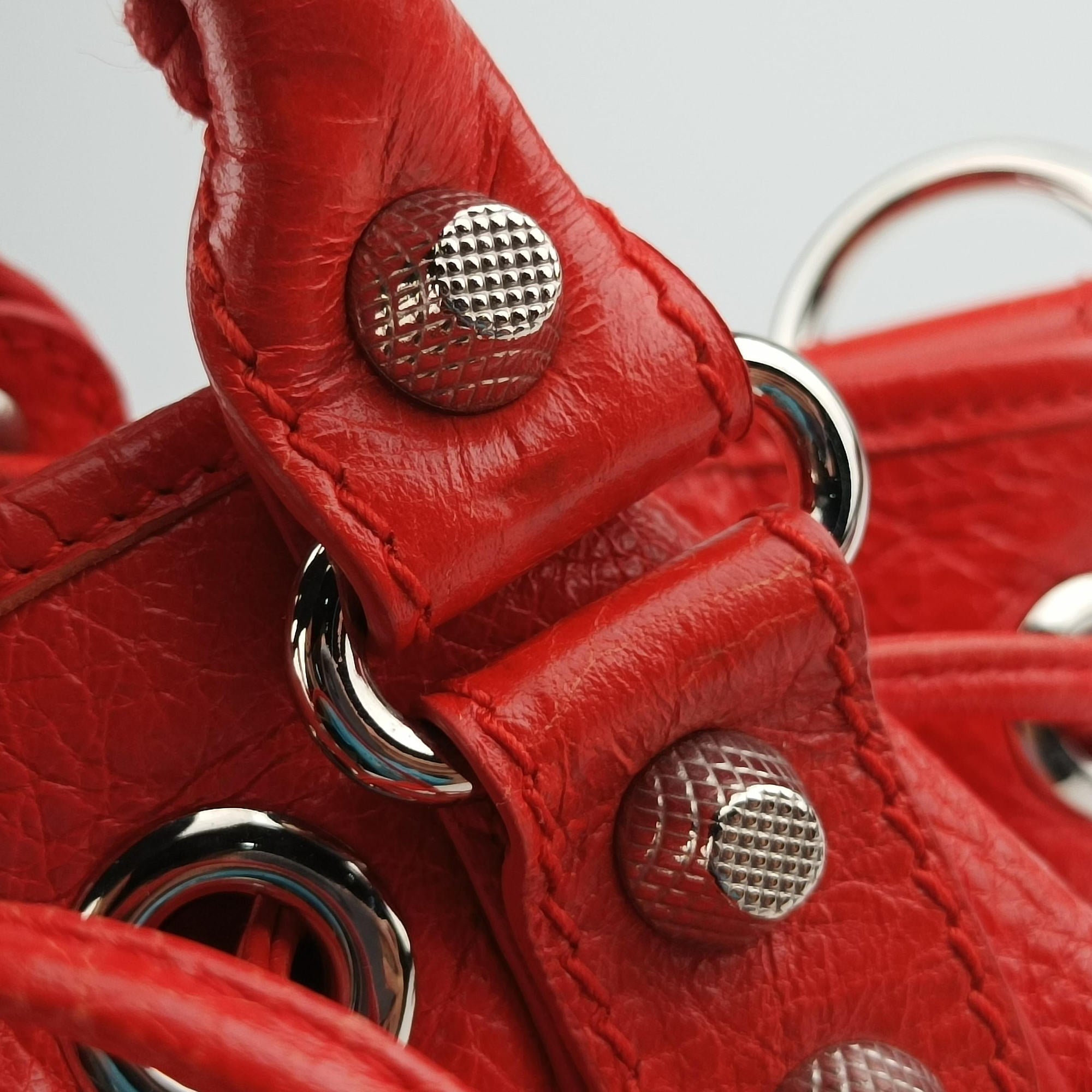 Pre-owned Balenciaga Pompon Red Leather  shoulderbag | stylenewstar