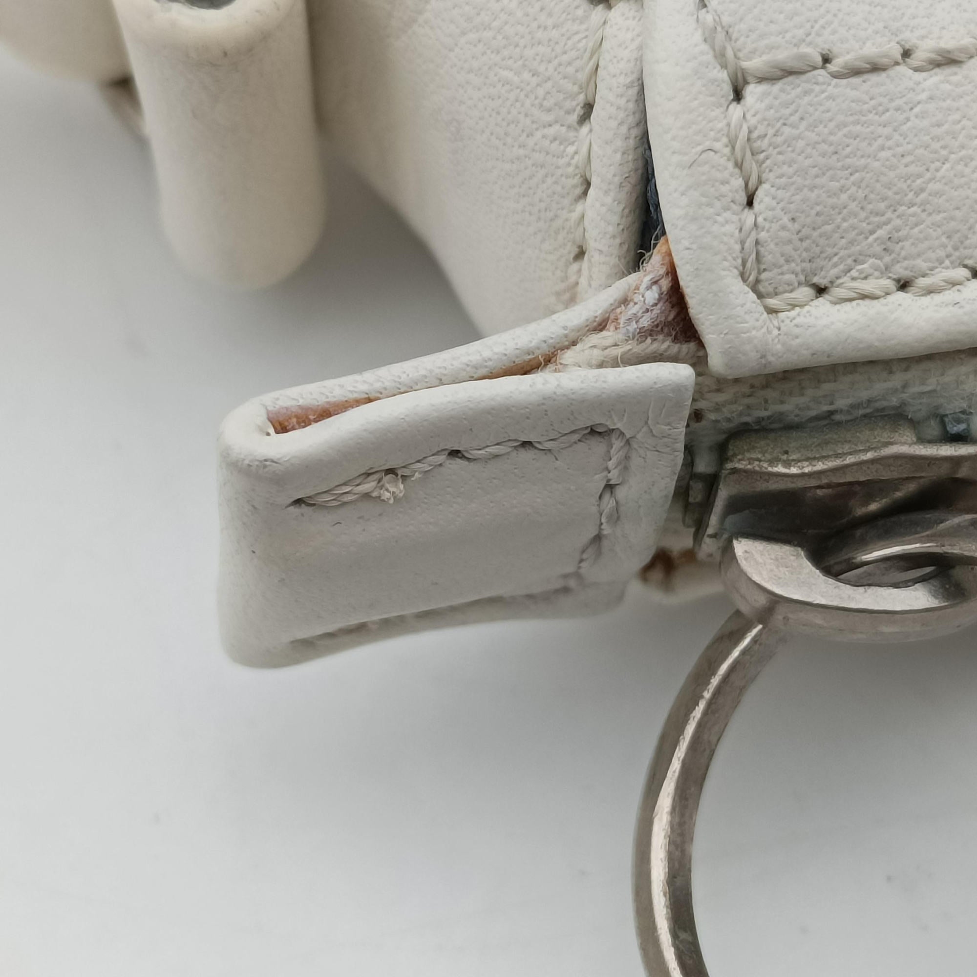 Pre-owned Christian Dior D Pendant White Leather  shoulderbag | stylenewstar