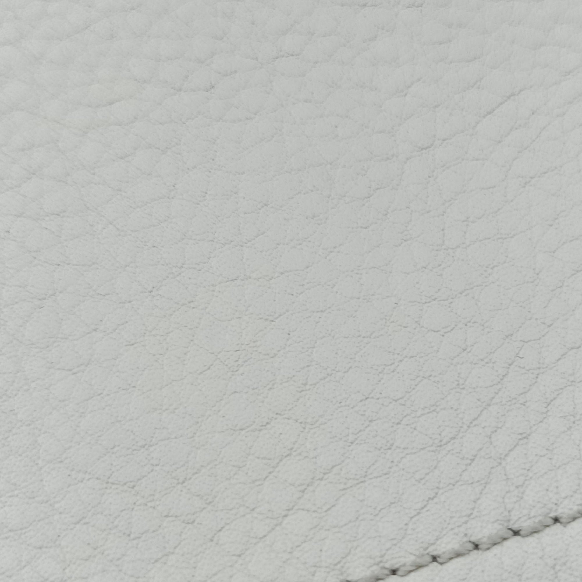 Pre-owned Christian Dior D Pendant White Leather  shoulderbag | stylenewstar