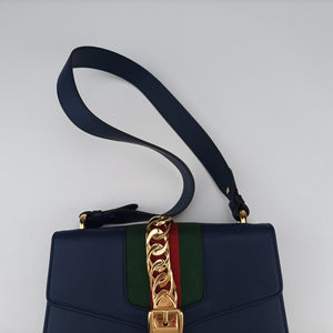 Pre-owned Gucci Sylvie Navy Leather 421882 shoulderbag | stylenewstar