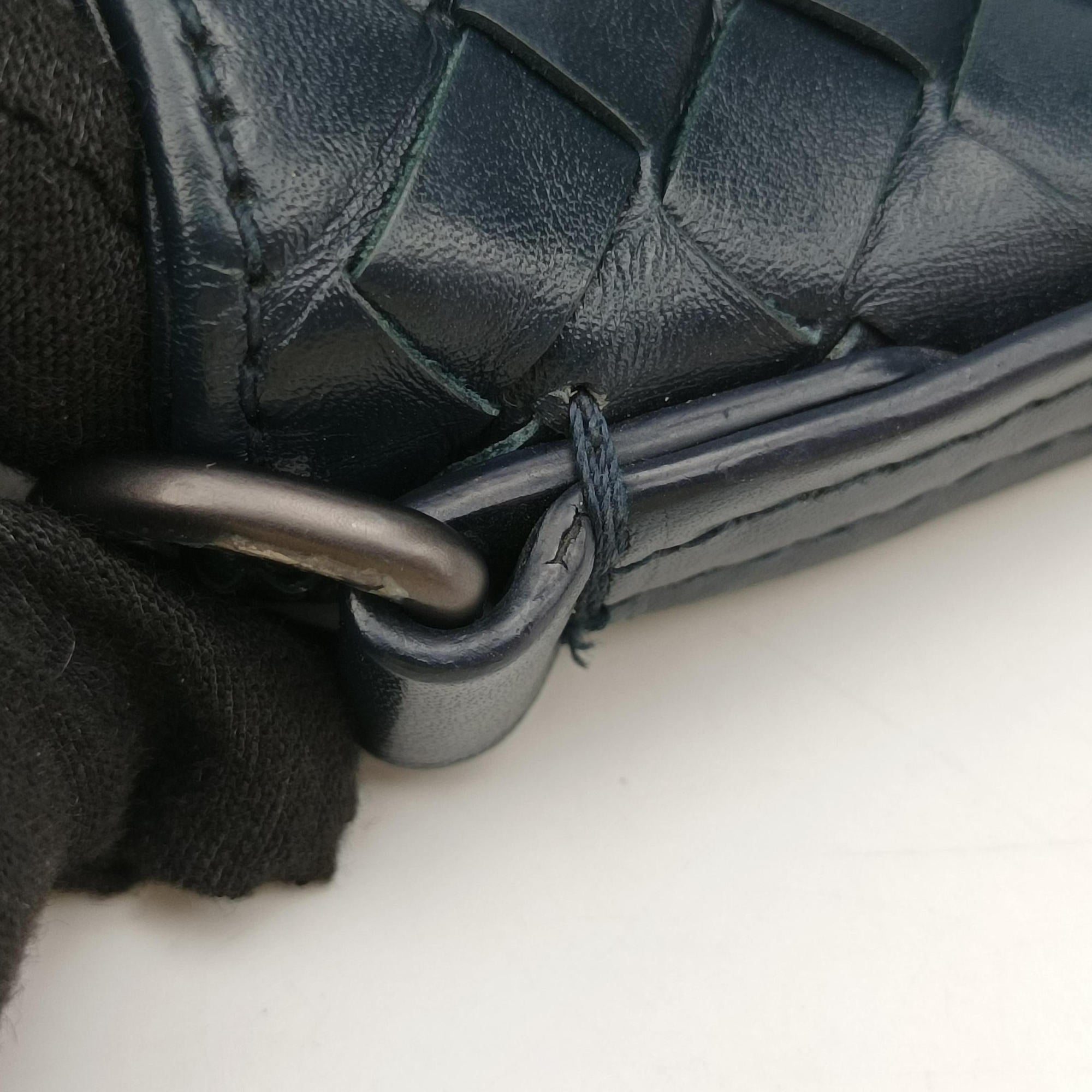 Secondhand Bottega Veneta Intrecciato Navy lambskin  shoulderbag | stylenewstar