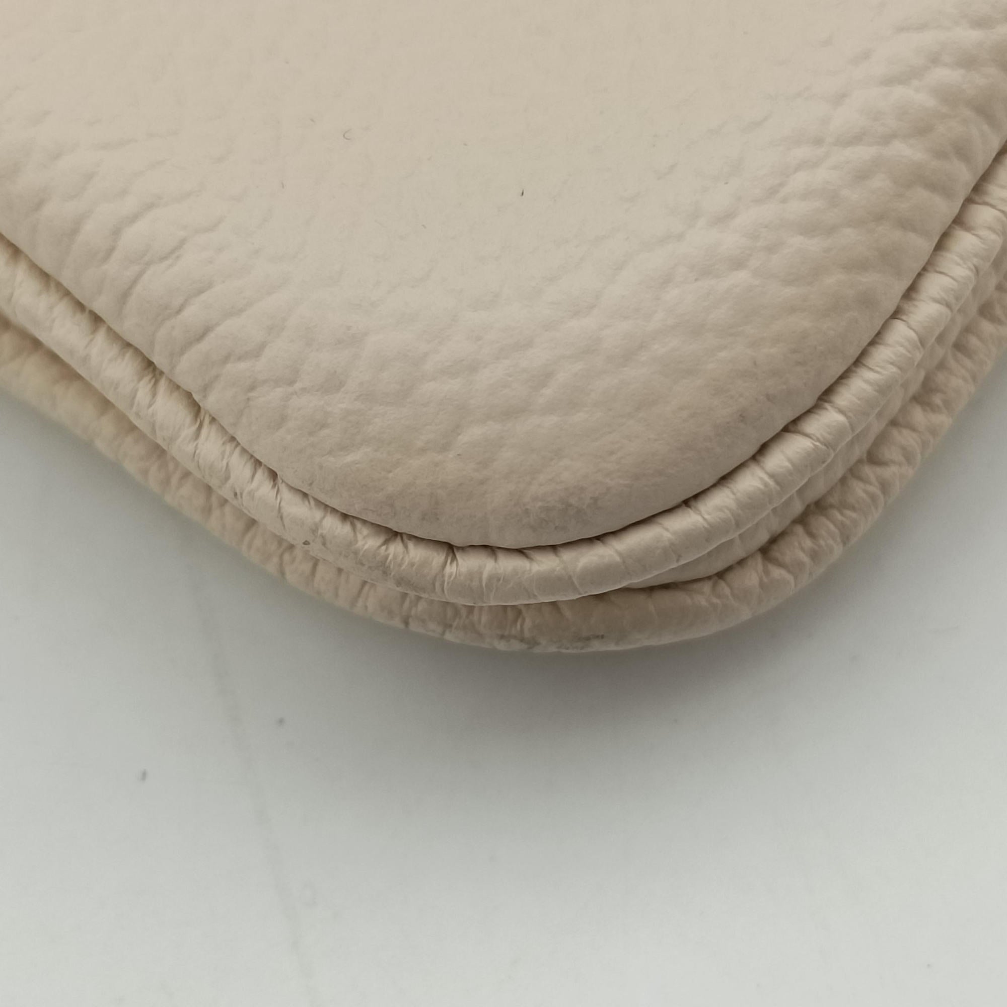 Vintage Louis Vuitton Bicolor Pochette Double Cream × Bois de Rose Monogram Empreinte M80084 shoulderbag | stylenewstar