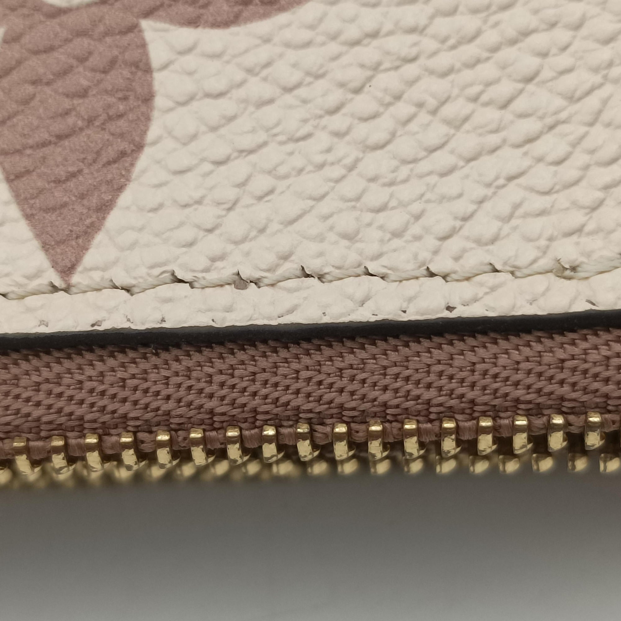 Vintage Louis Vuitton Bicolor Pochette Double Cream × Bois de Rose Monogram Empreinte M80084 shoulderbag | stylenewstar