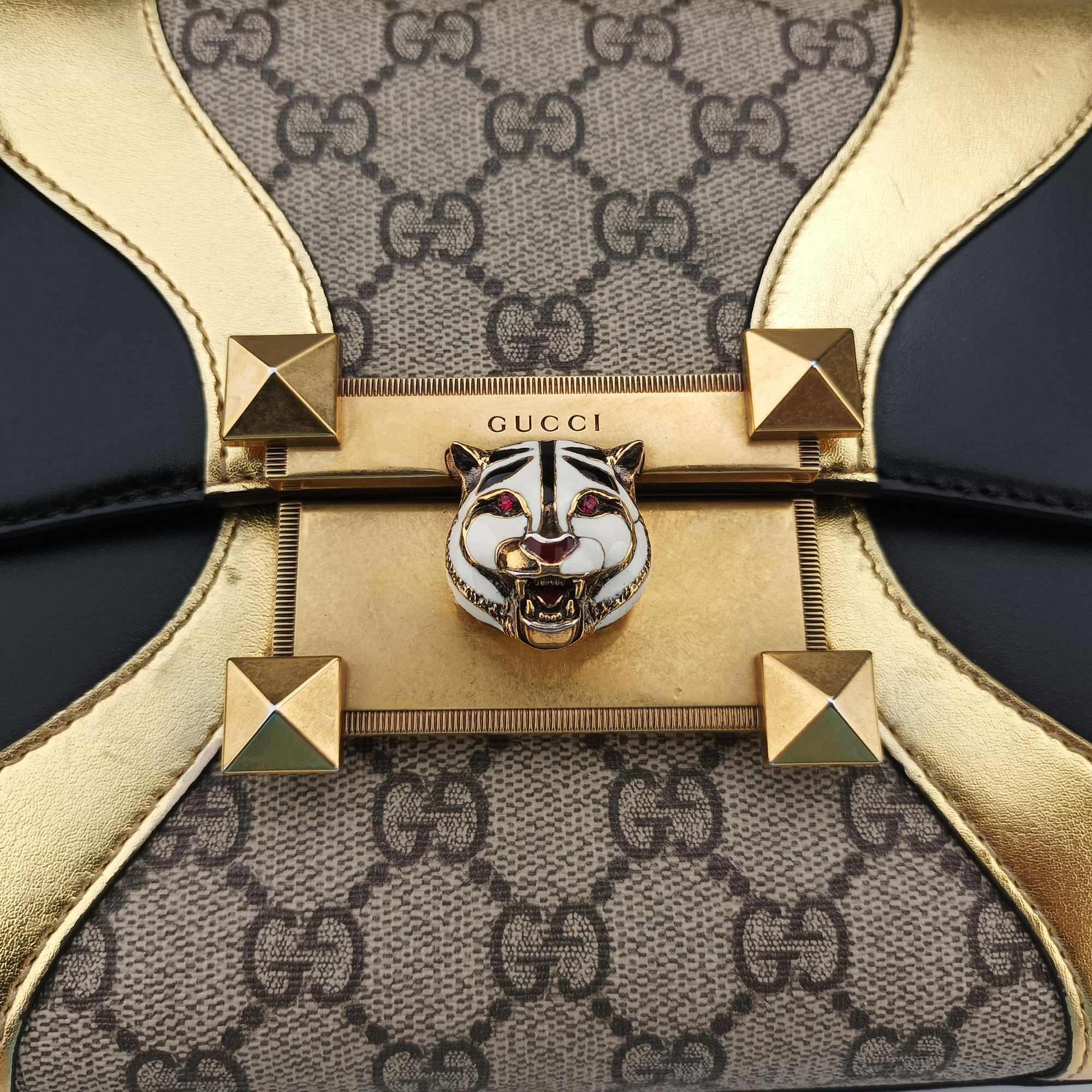 Pre-owned Gucci Osiride GG Supreme Beige × Gold × Black PVC coated canvas×Leather 497996 shoulderbag | stylenewstar
