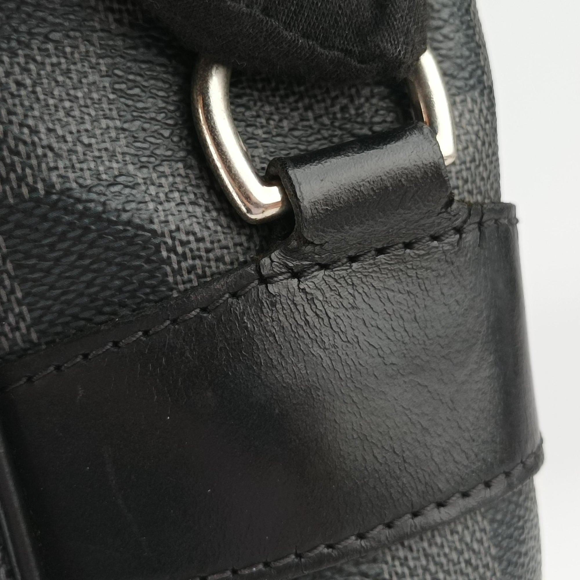Pre-owned Louis Vuitton TADAO Noir Damier Graphite N51192 shoulderbag | stylenewstar