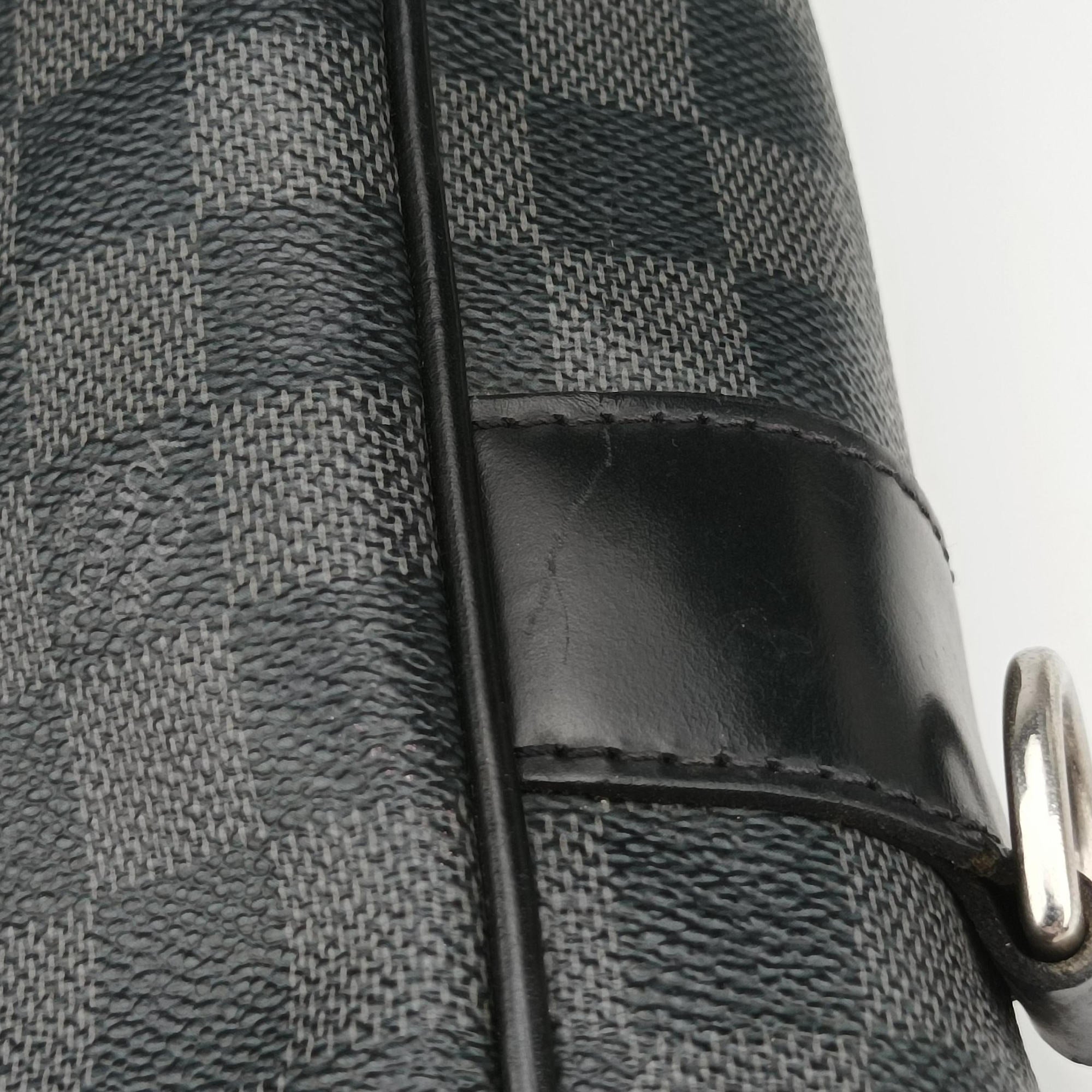 Pre-owned Louis Vuitton TADAO Noir Damier Graphite N51192 shoulderbag | stylenewstar