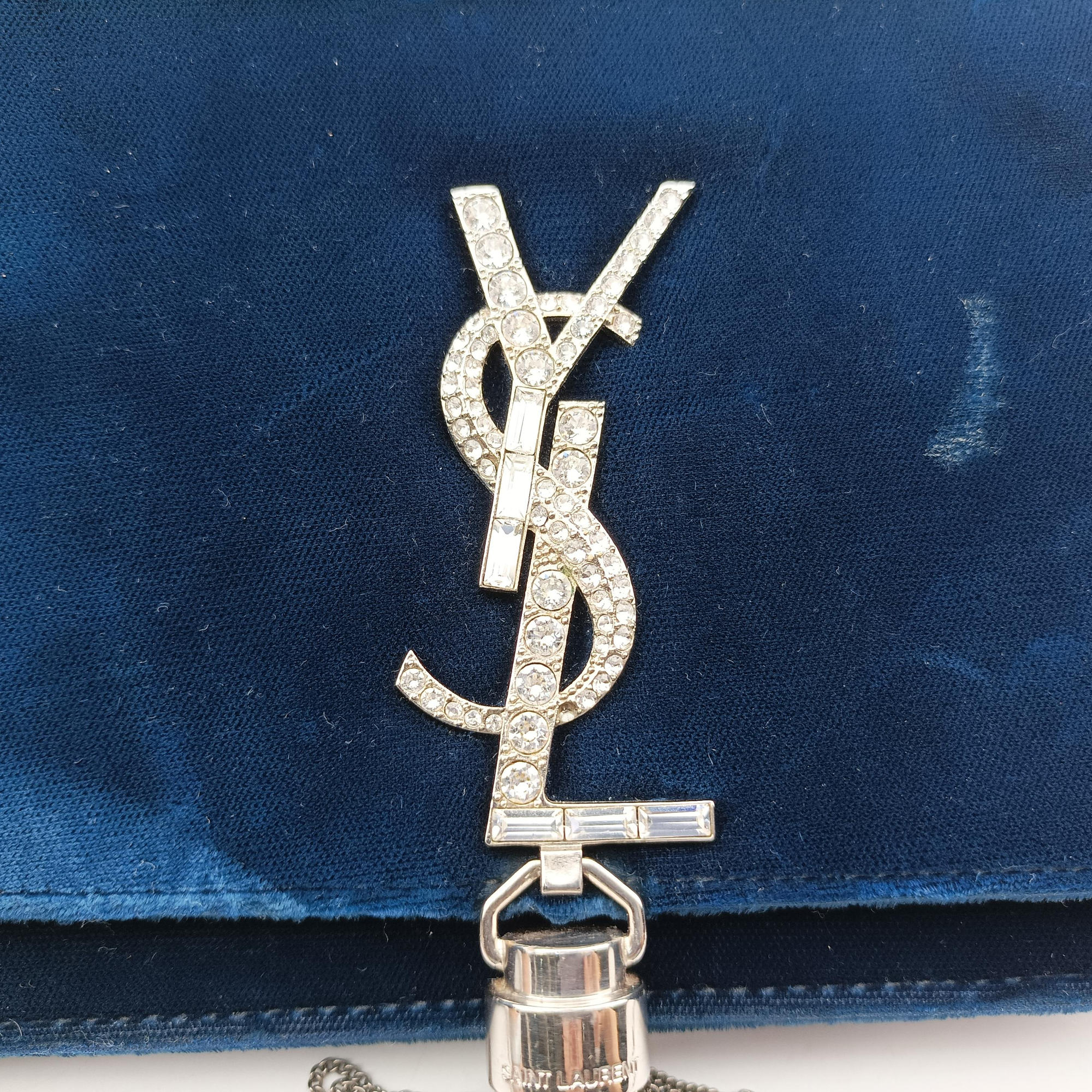 Pre-owned Yves Saint Laurent KATE Navy velour 491521 shoulderbag | stylenewstar