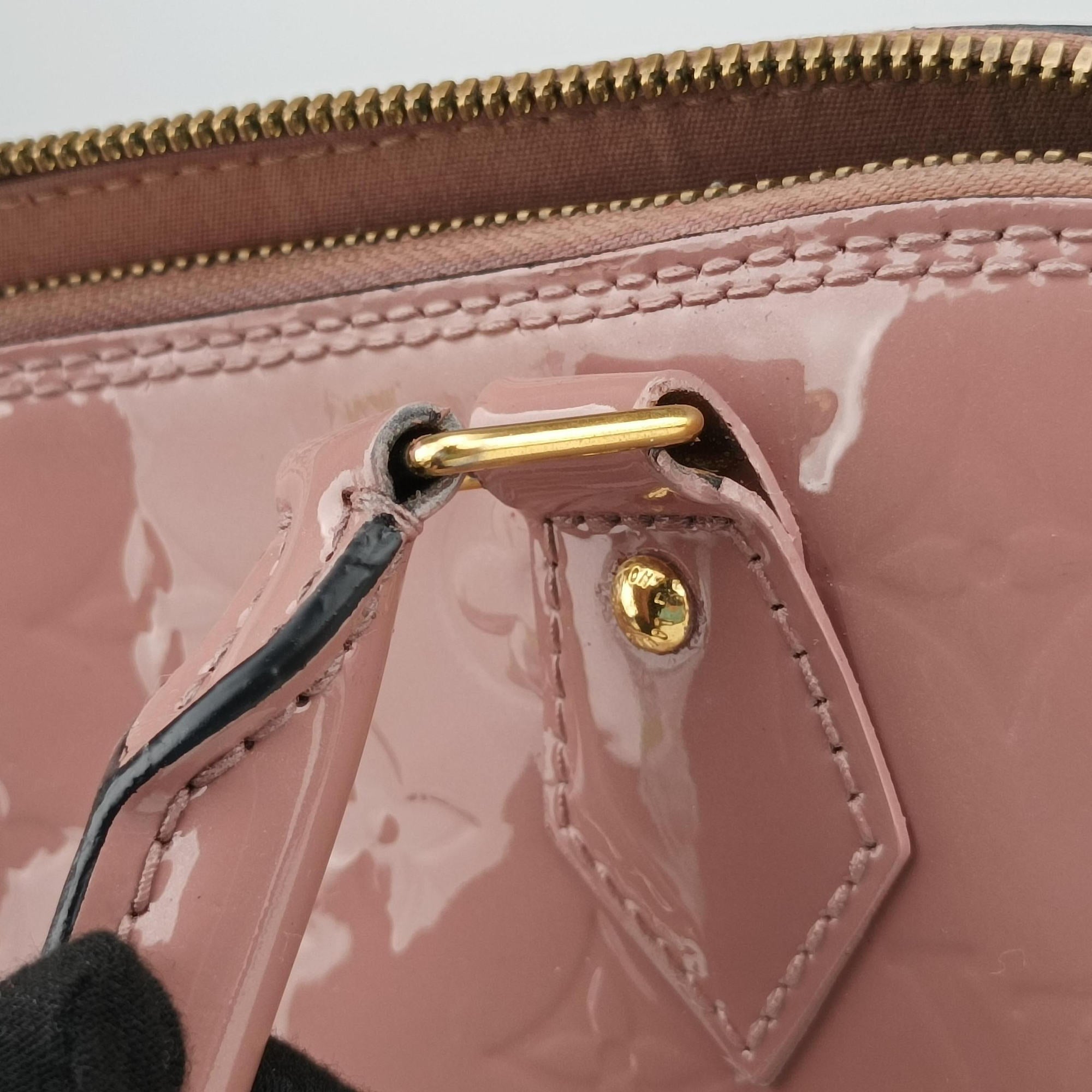 Secondhand Louis Vuitton ALMA PM Rose Velours Vernis M94767 handbag | stylenewstar