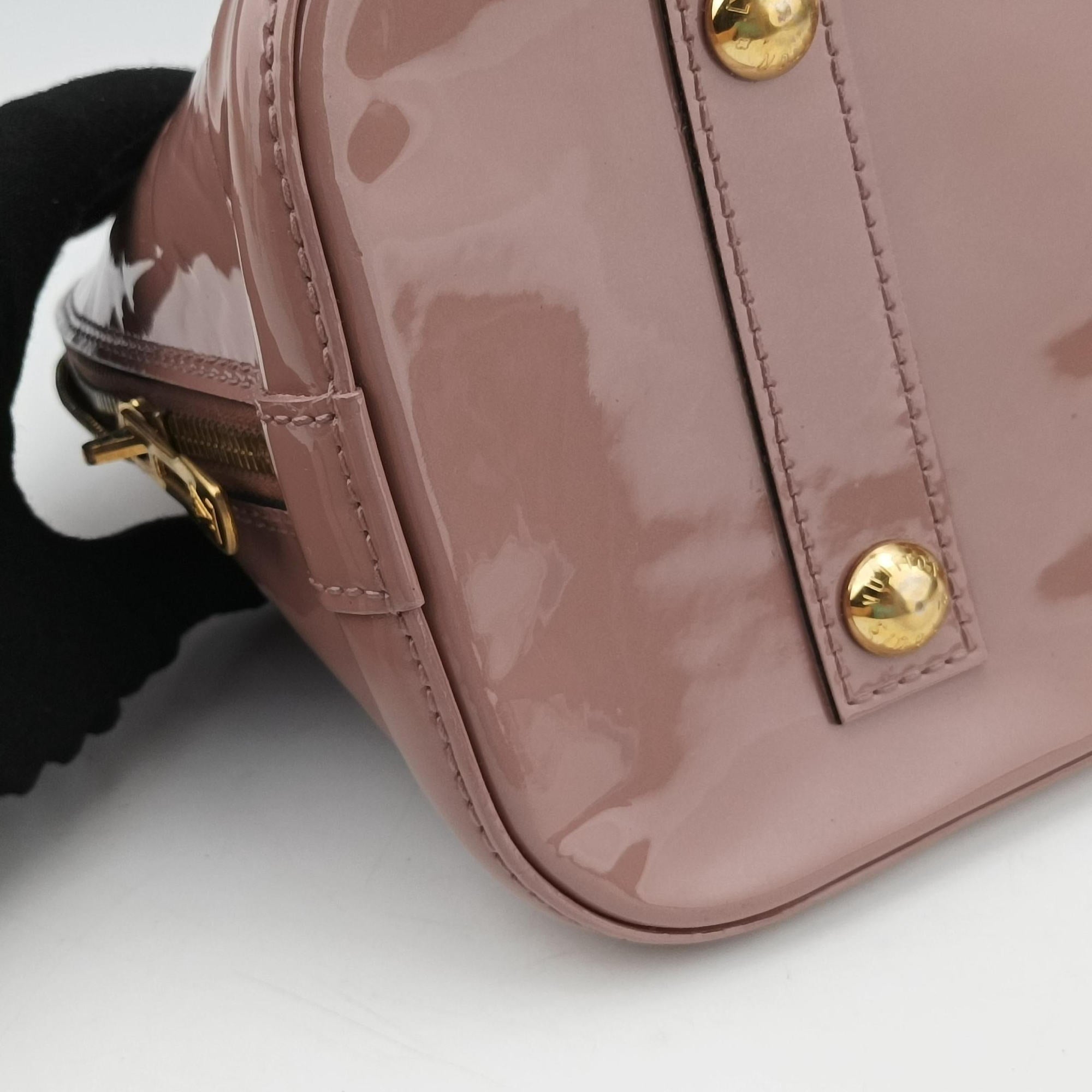 Secondhand Louis Vuitton ALMA PM Rose Velours Vernis M94767 handbag | stylenewstar