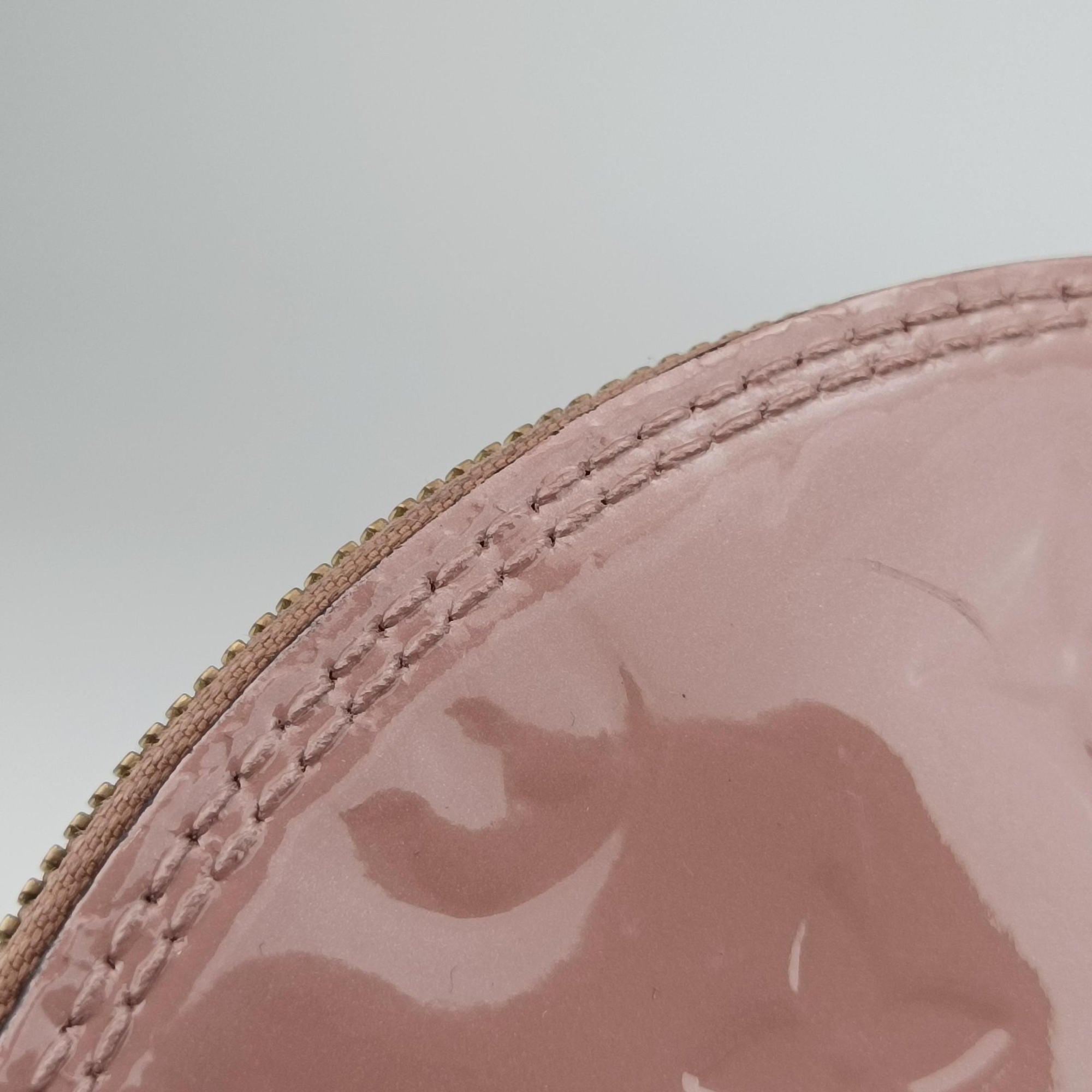 Secondhand Louis Vuitton ALMA PM Rose Velours Vernis M94767 handbag | stylenewstar