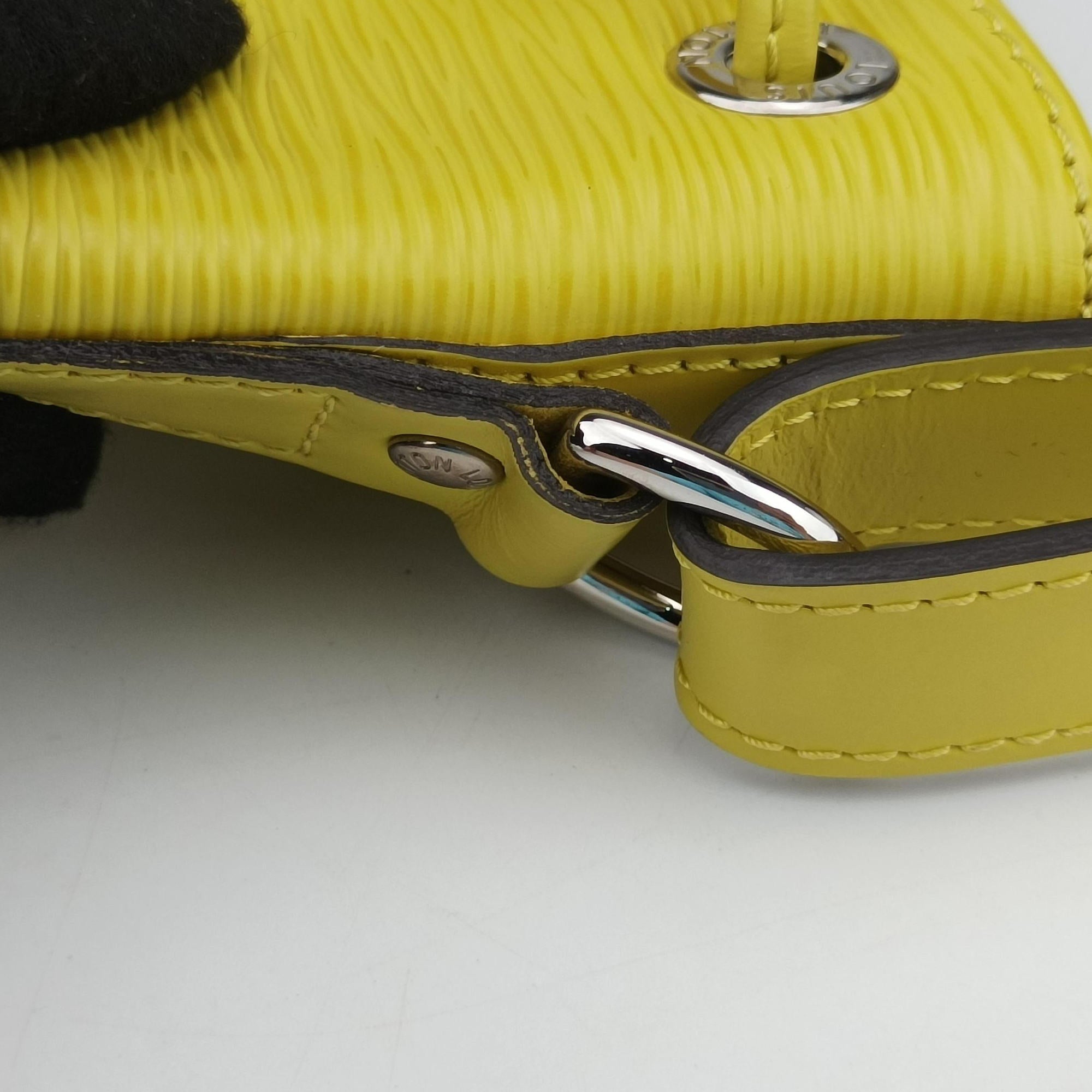 Pre-owned Louis Vuitton Petit Noe Pistache Epi M40842 shoulderbag | stylenewstar