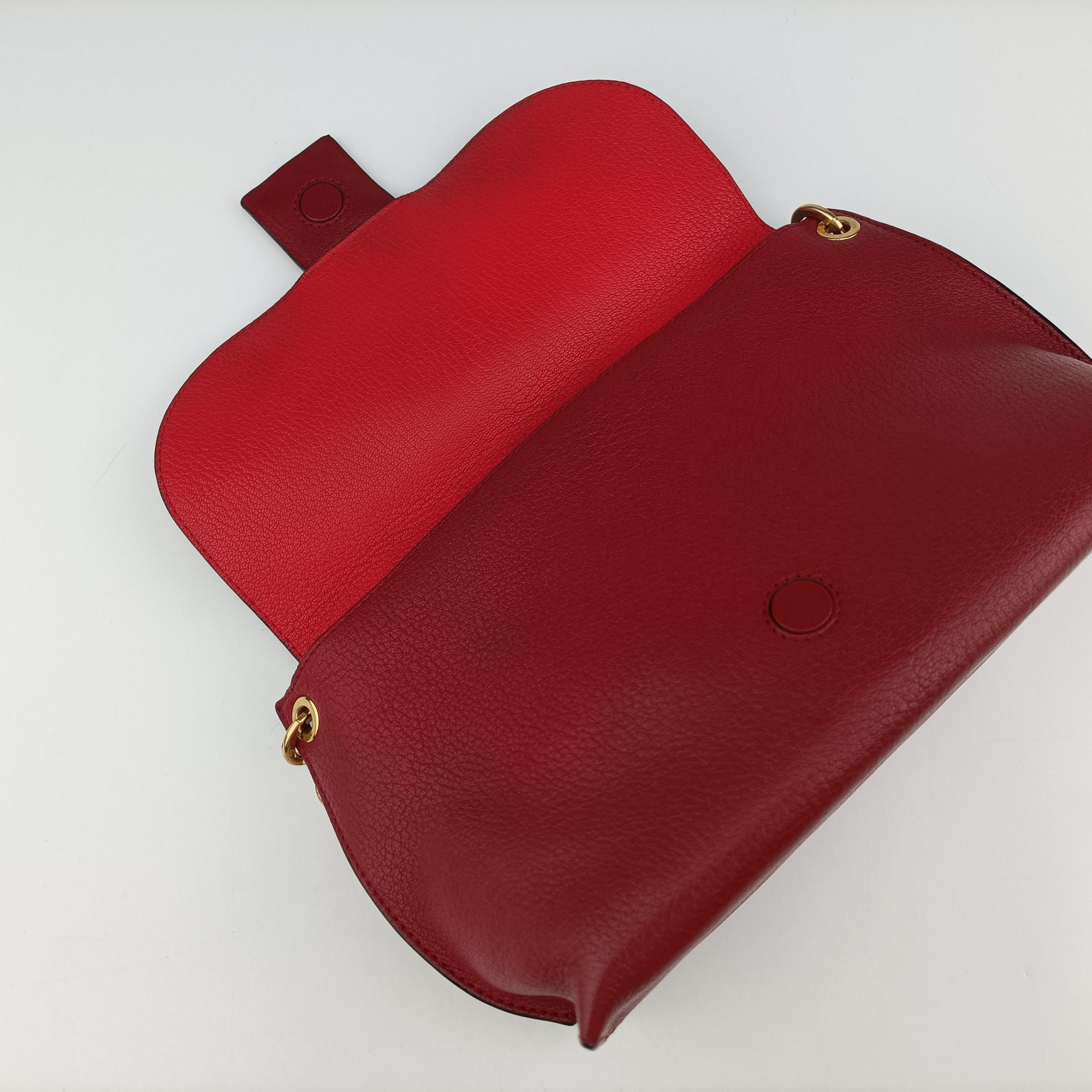 Pre-owned Loewe Avenue Red Leather  shoulderbag | stylenewstar