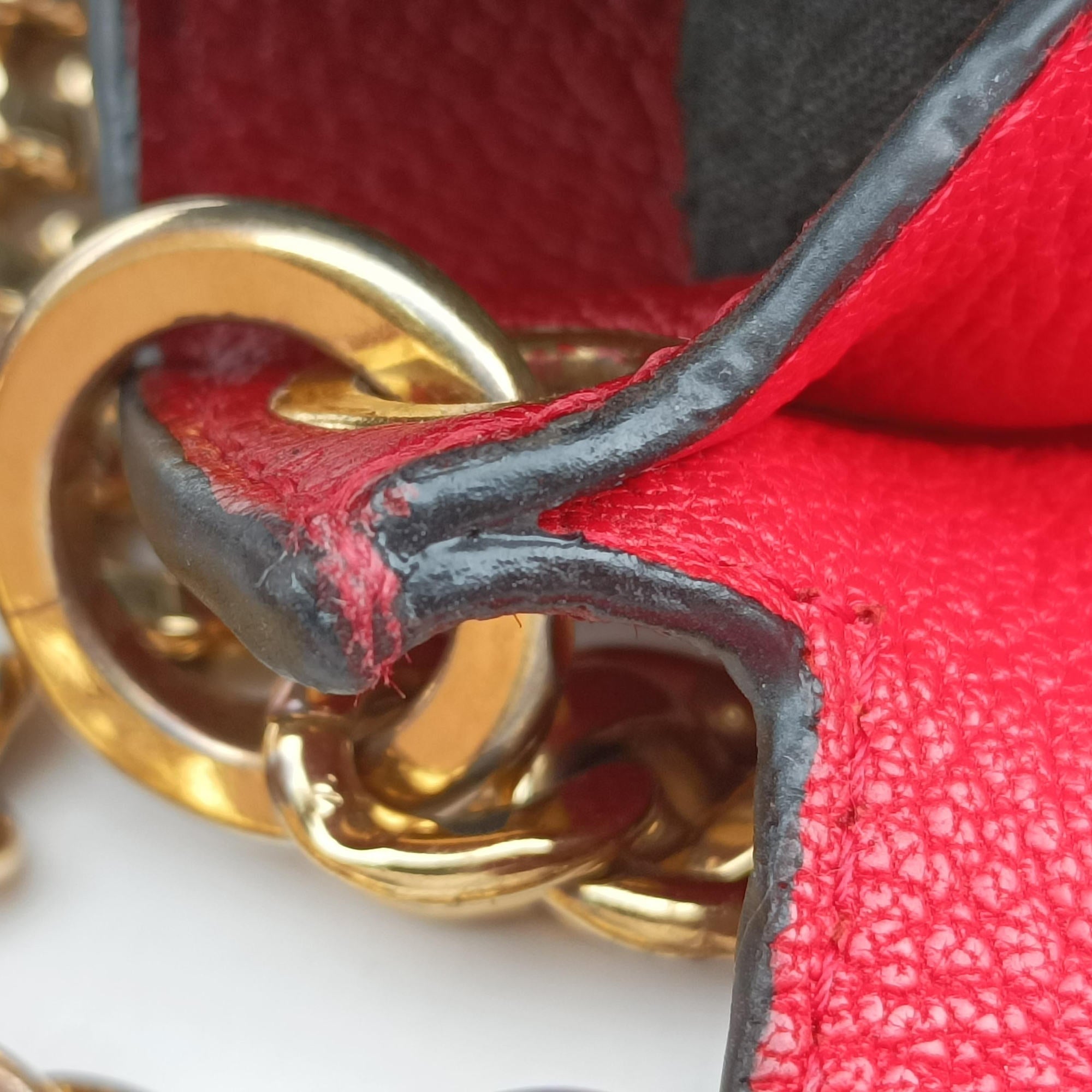 Pre-owned Loewe Avenue Red Leather  shoulderbag | stylenewstar