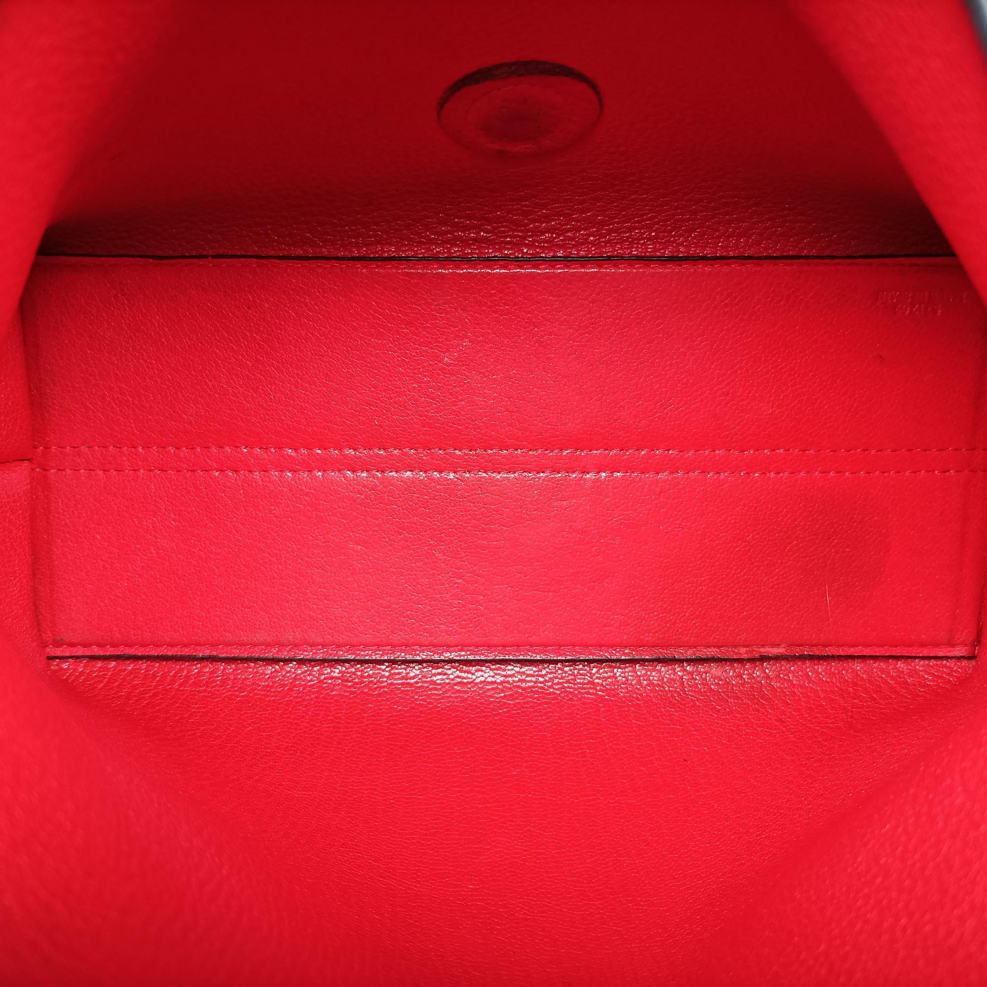 Pre-owned Loewe Avenue Red Leather  shoulderbag | stylenewstar