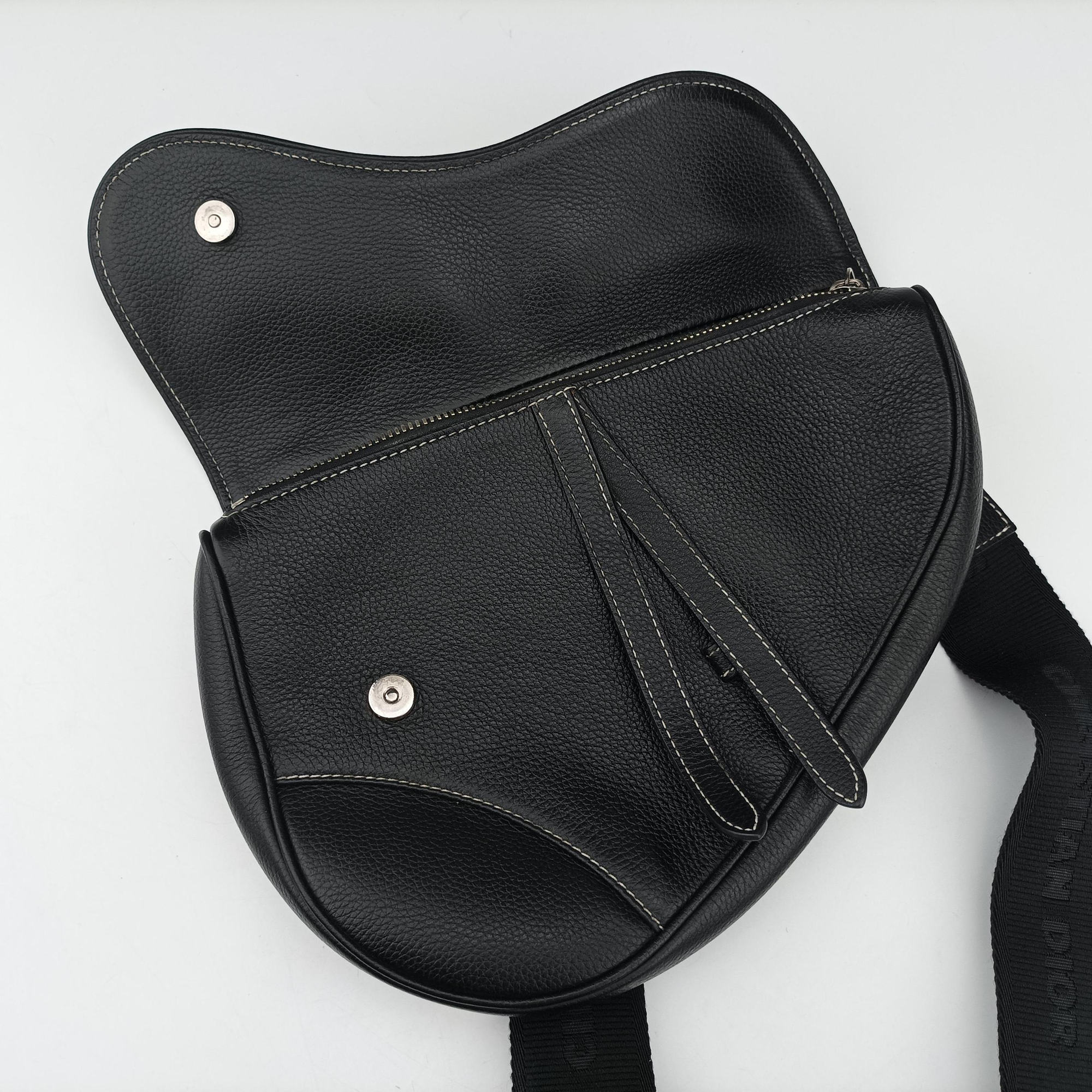 Pre-owned Christian Dior Saddle KAWS  Bee Black Leather  bum bag/waist bag | stylenewstar