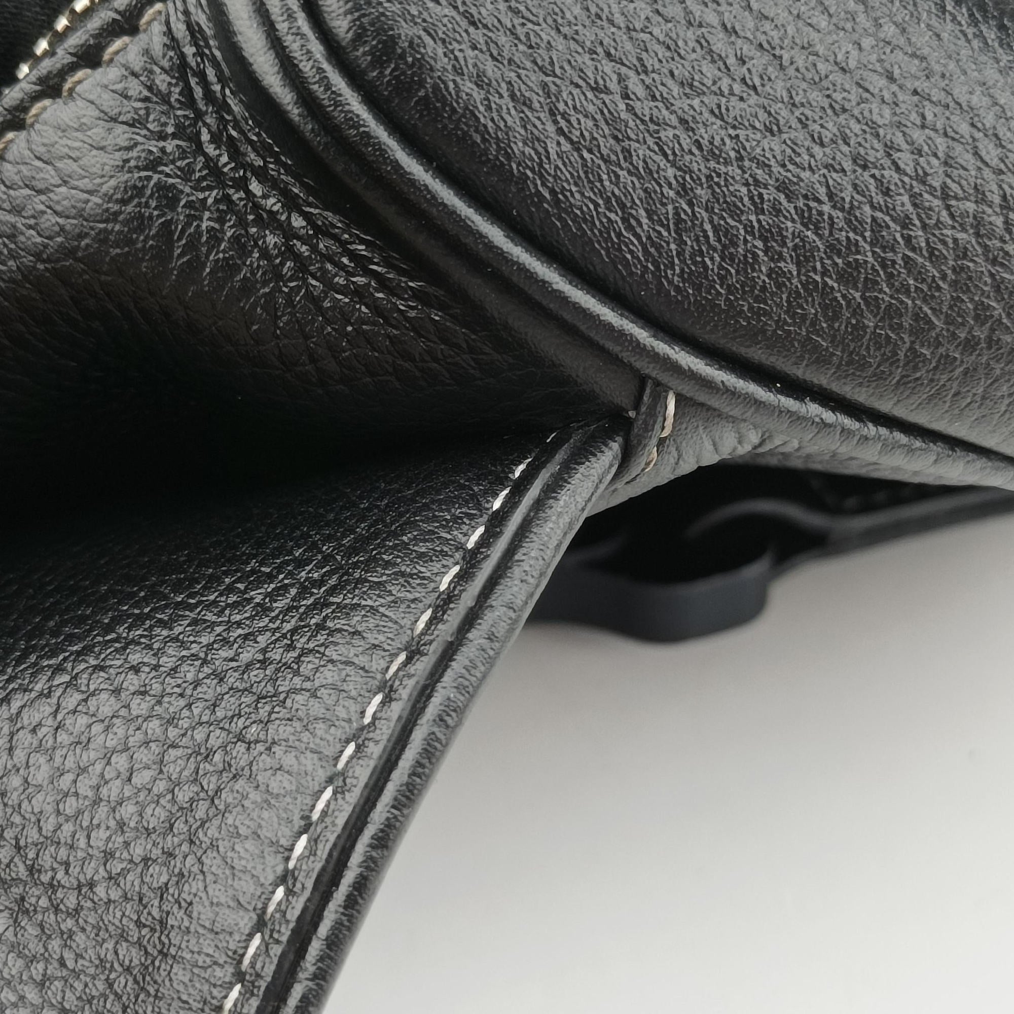 Pre-owned Christian Dior Saddle KAWS  Bee Black Leather  bum bag/waist bag | stylenewstar